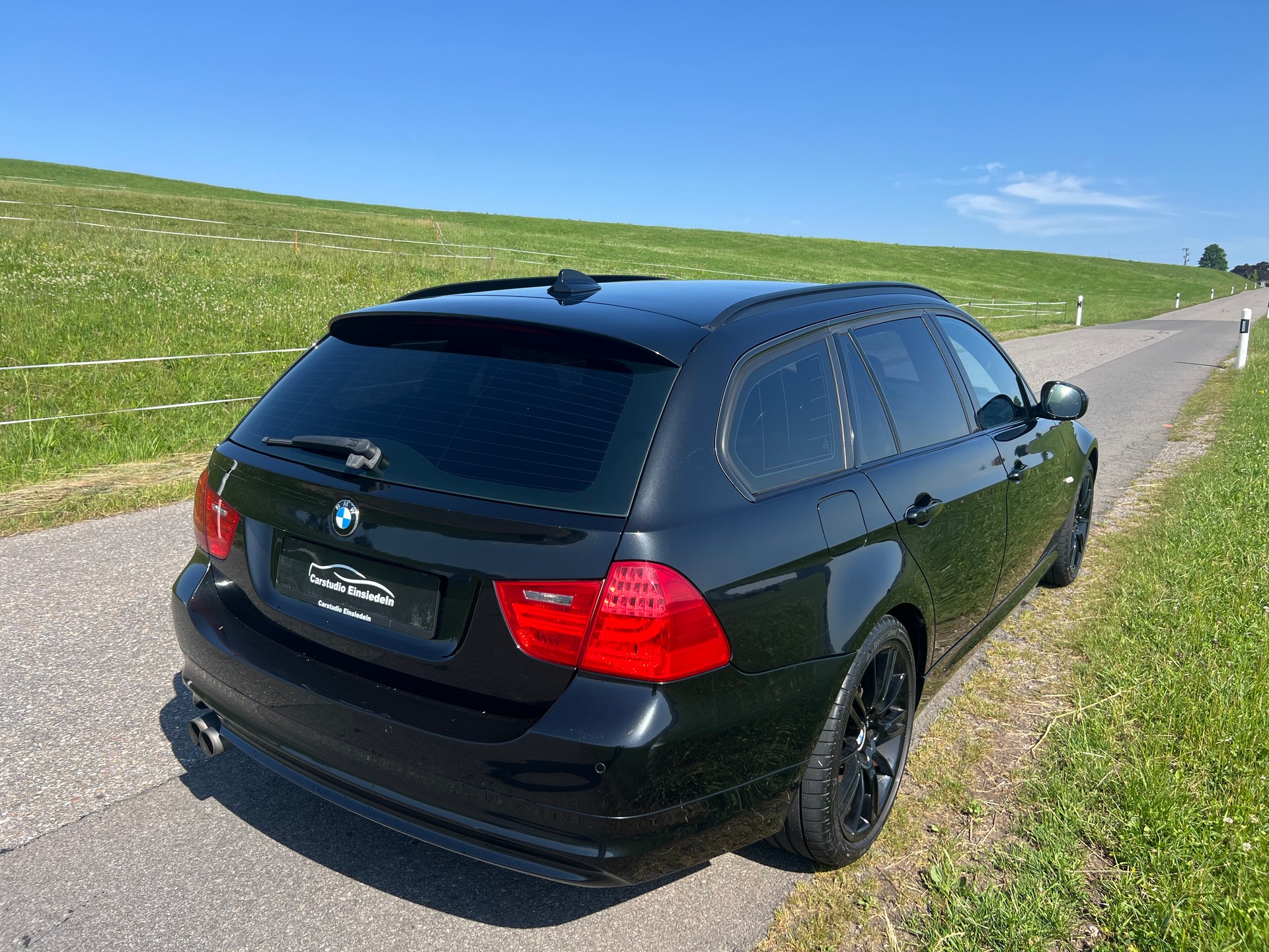 BMW 325i xDrive Touring Steptronic-image-6