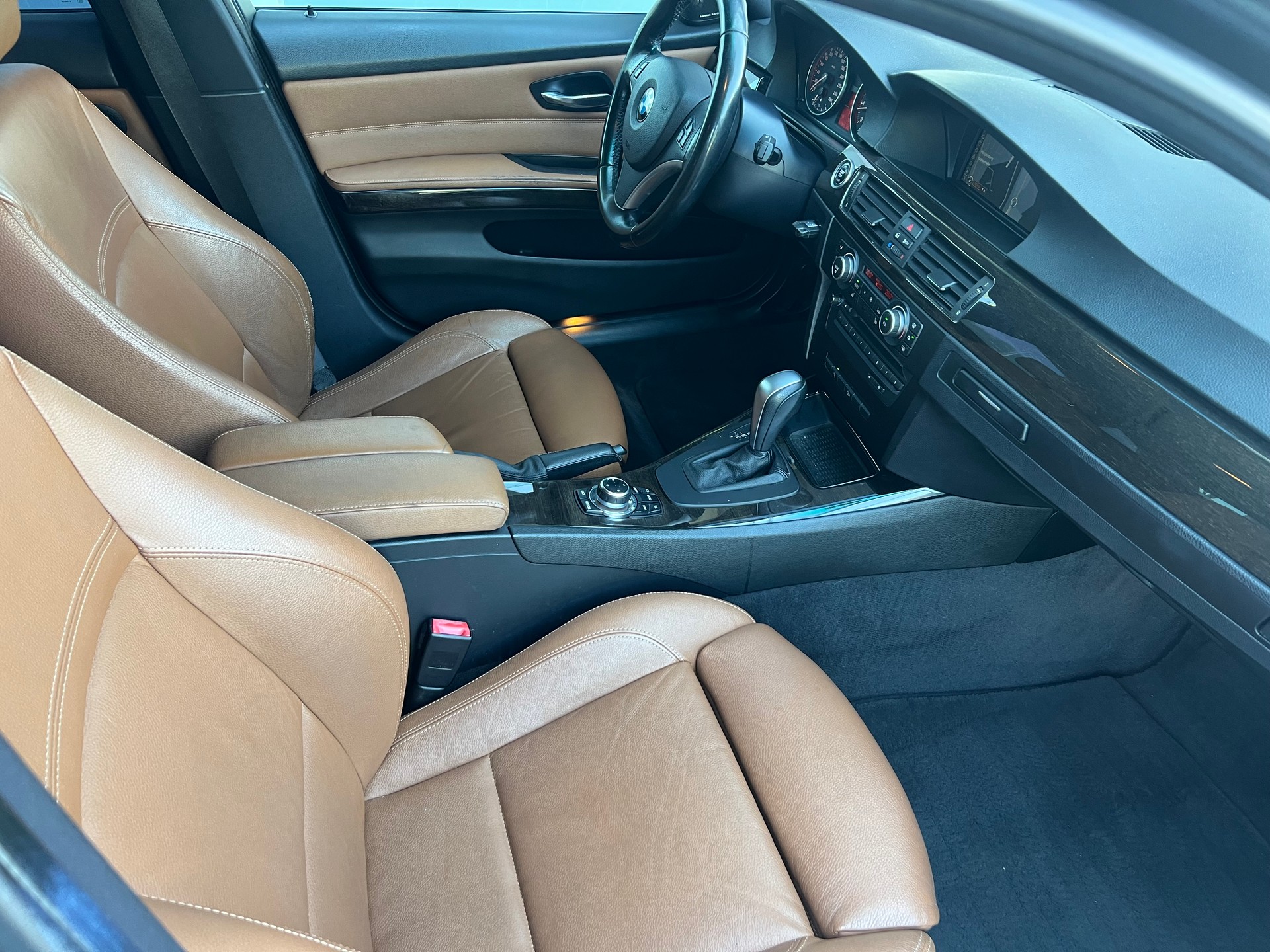 BMW 325i xDrive Touring Steptronic-image-9