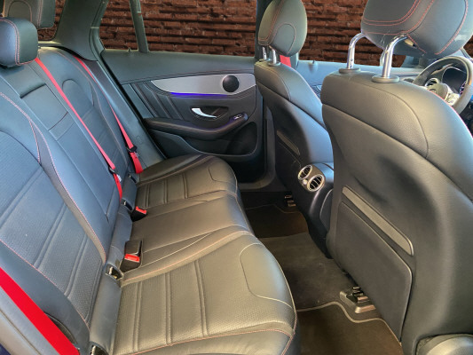 MERCEDES-BENZ GLC 300 d AMG Line 4Matic-image-13