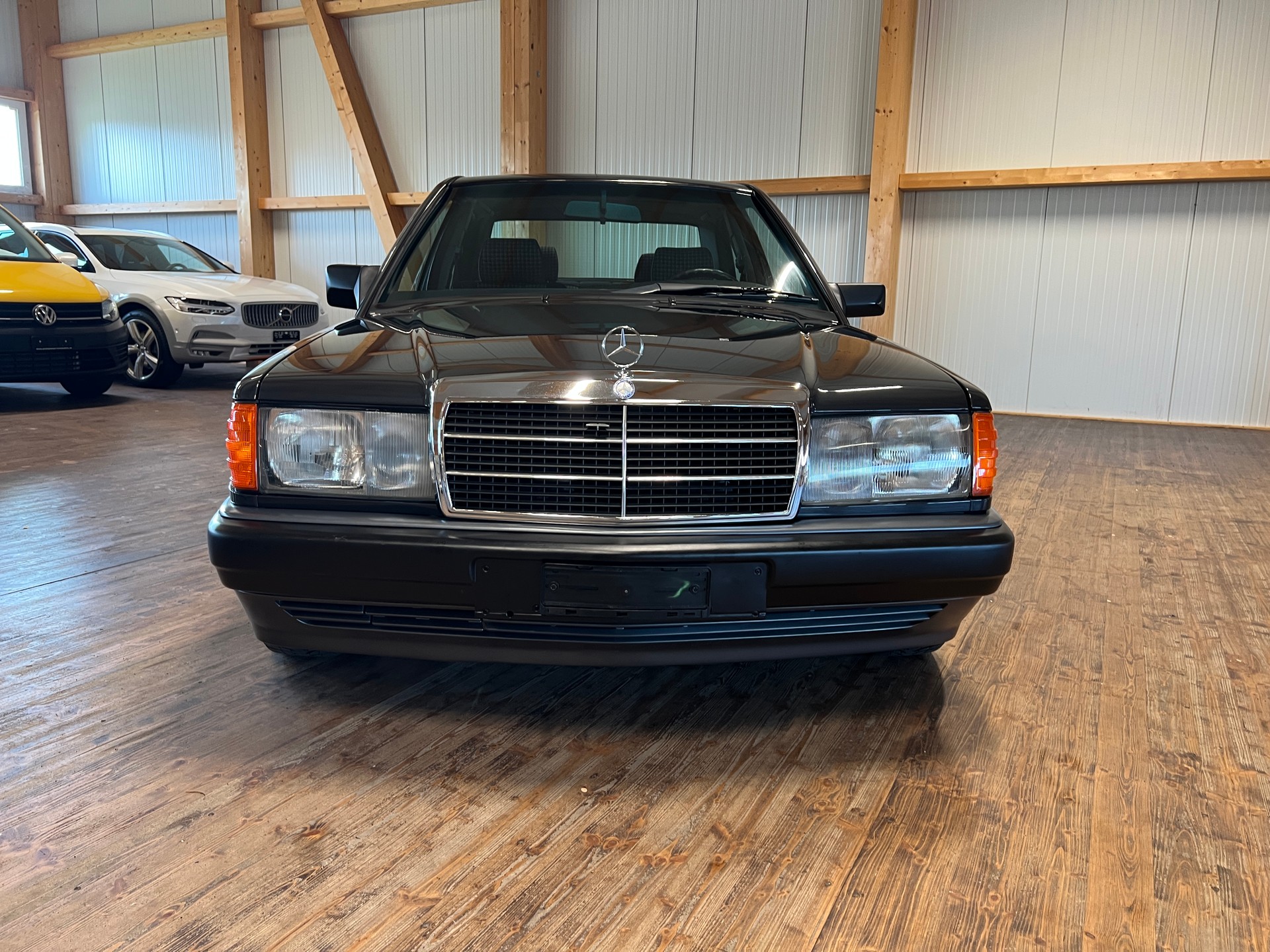 MERCEDES-BENZ 190 E 2.6-image-1