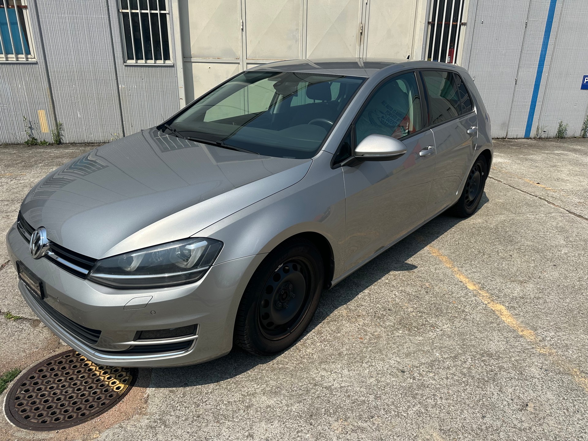 VW Golf 2.0 TDI Highline 4Motion-image-1