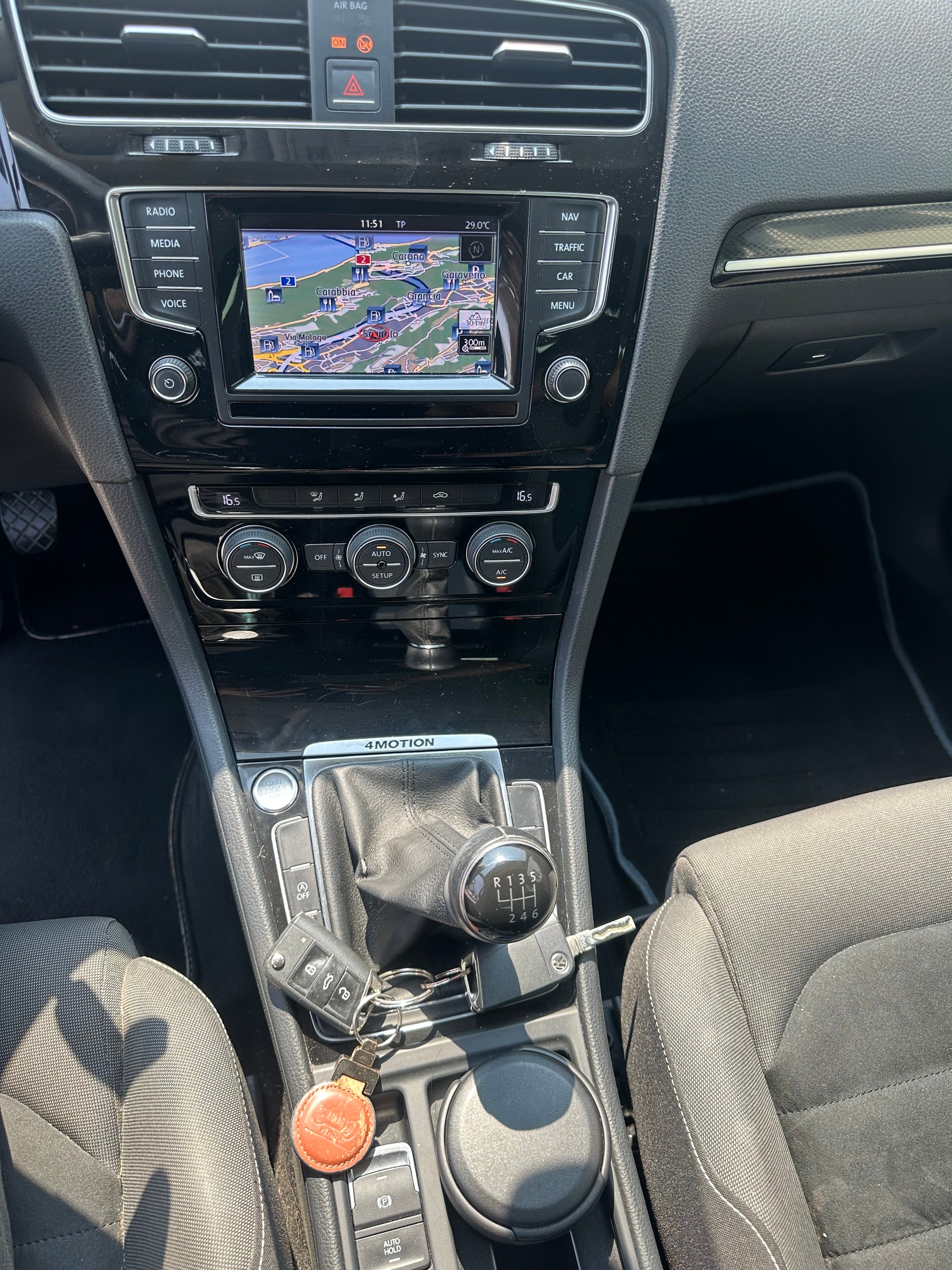 VW Golf 2.0 TDI Highline 4Motion-image-12