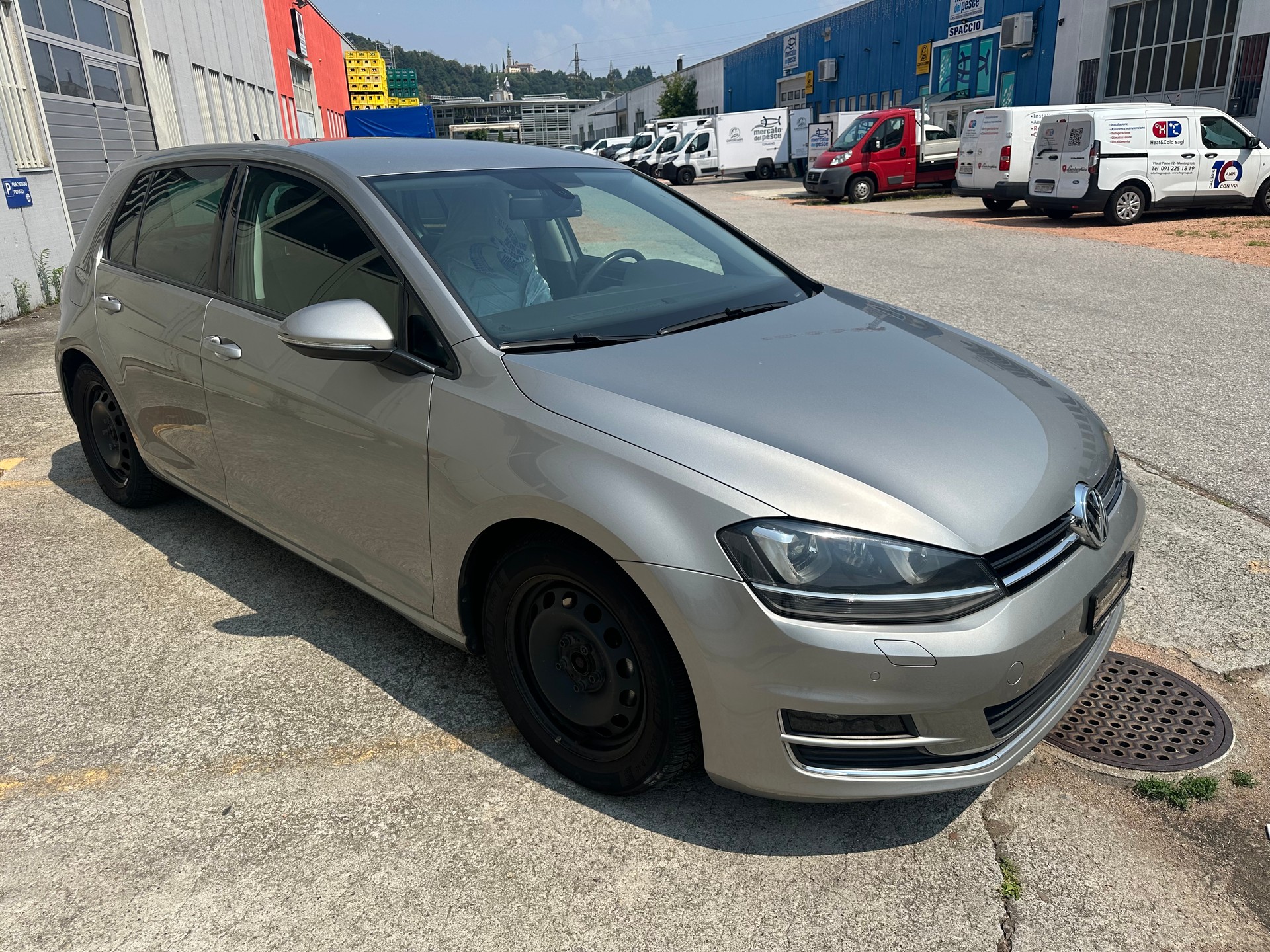 VW Golf 2.0 TDI Highline 4Motion-image-2
