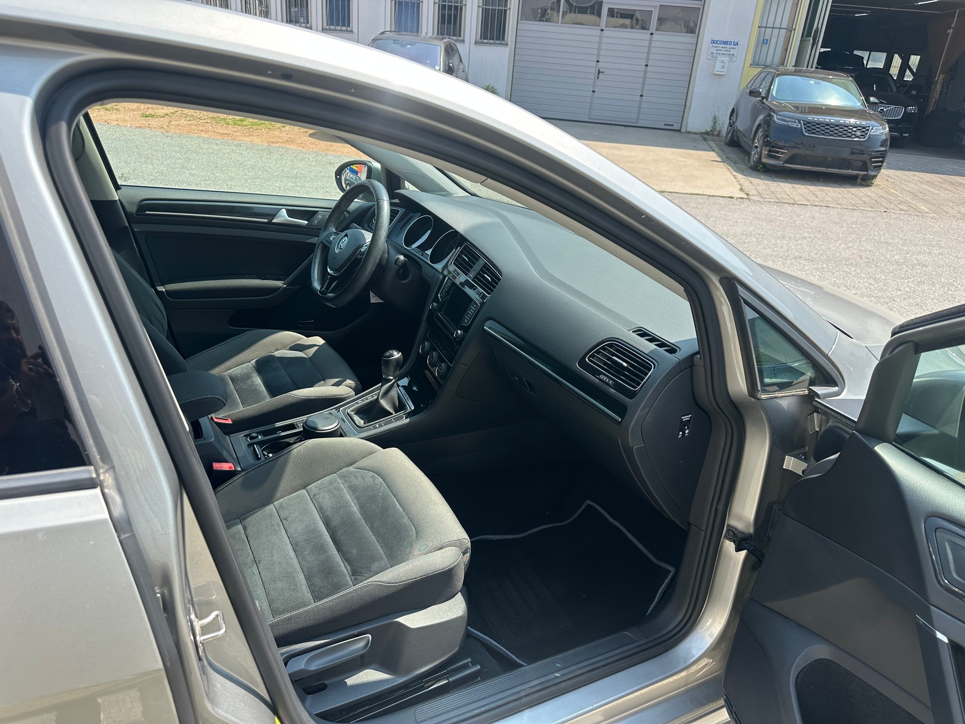 VW Golf 2.0 TDI Highline 4Motion-image-10