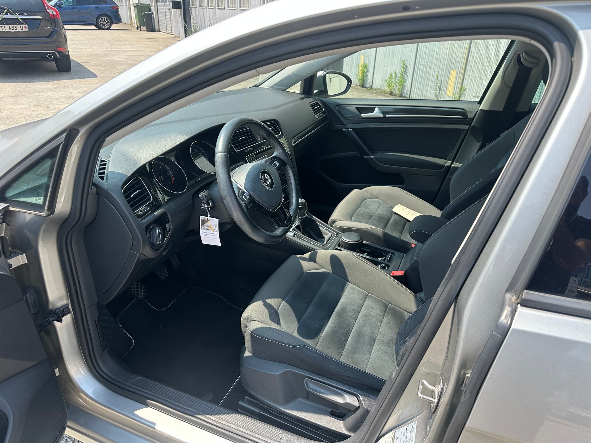 VW Golf 2.0 TDI Highline 4Motion-image-6