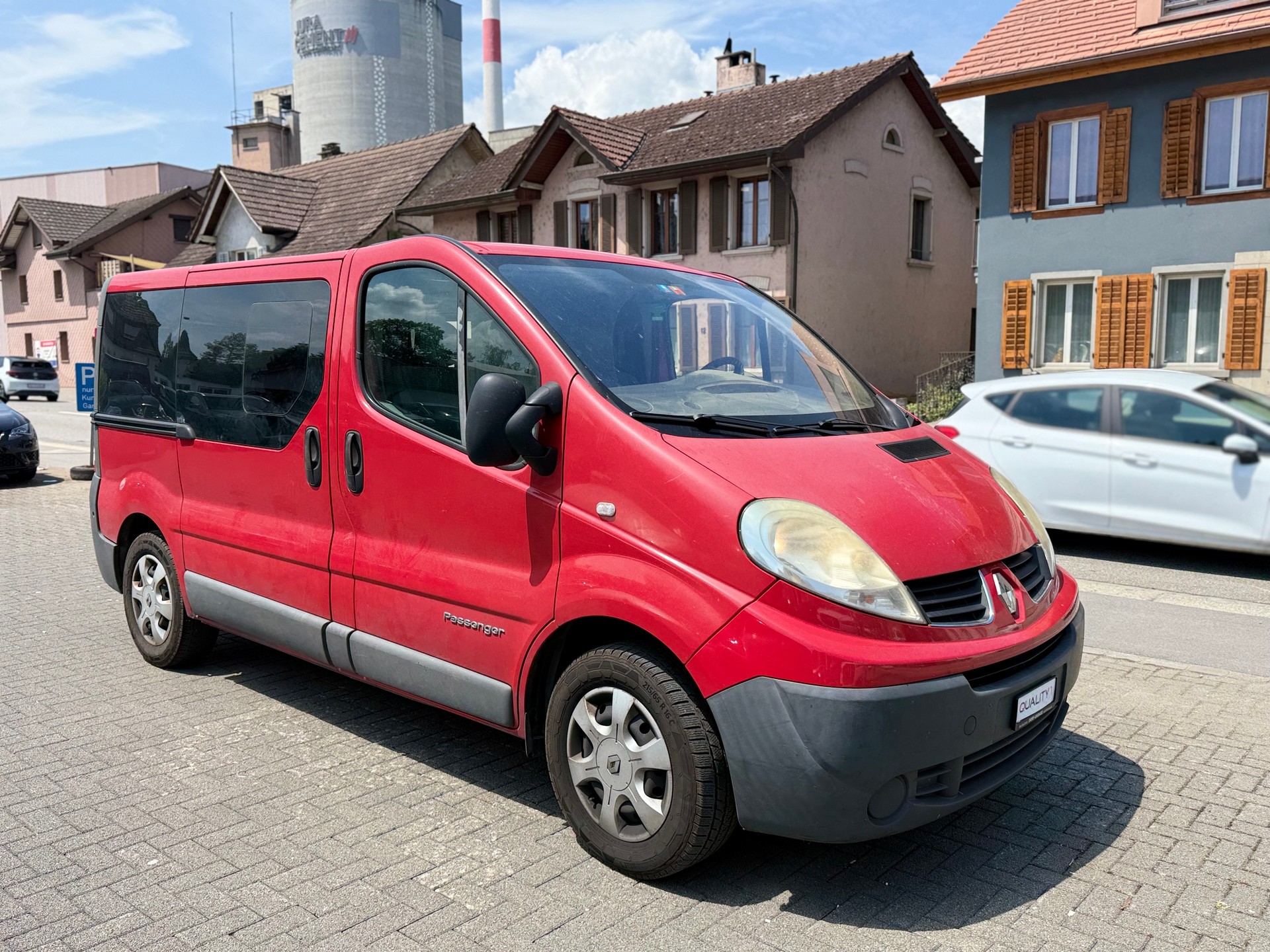 RENAULT Trafic 2.0 dCi Eco Passenger Authentique A-image-0