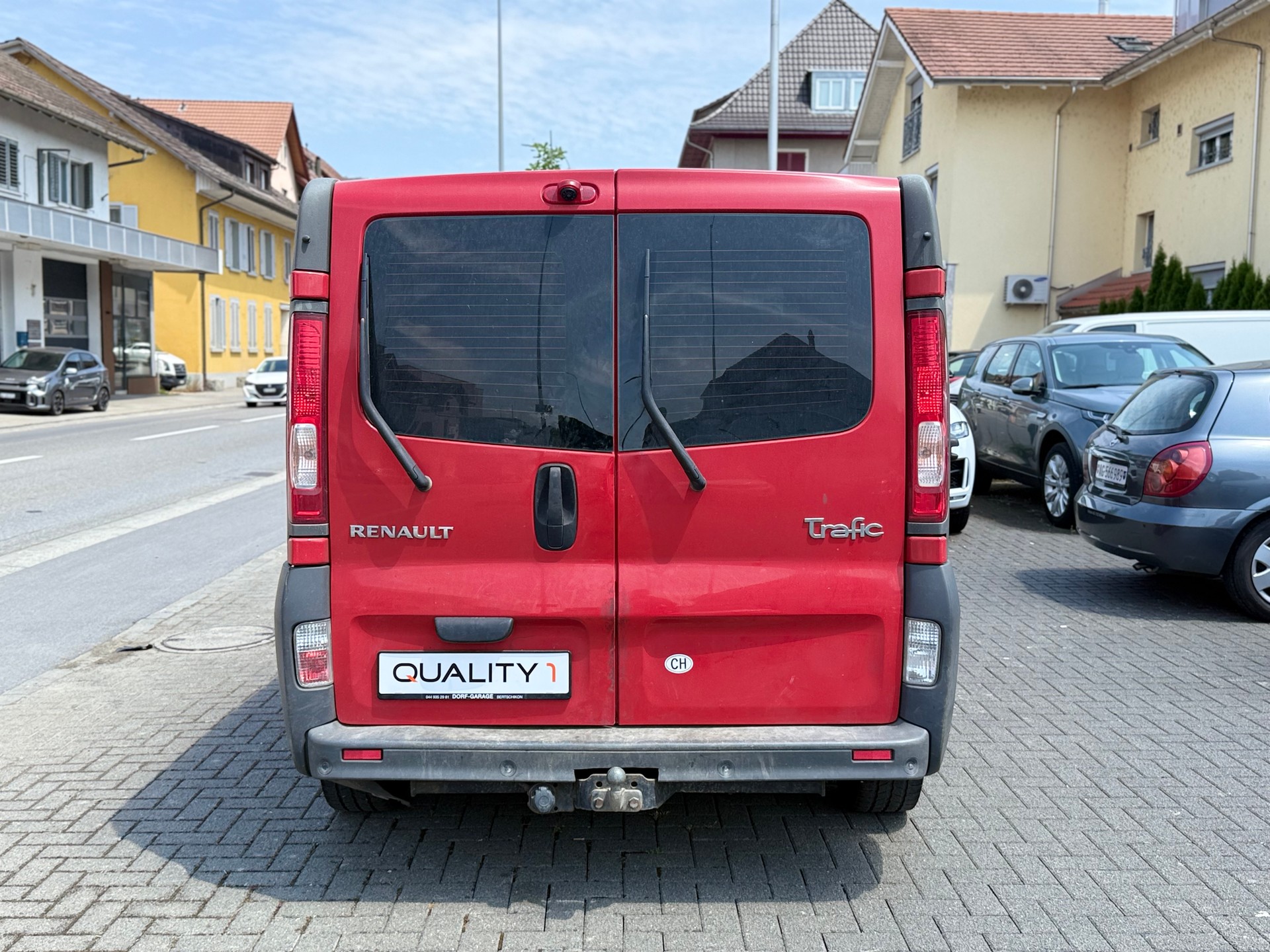 RENAULT Trafic 2.0 dCi Eco Passenger Authentique A-image-2