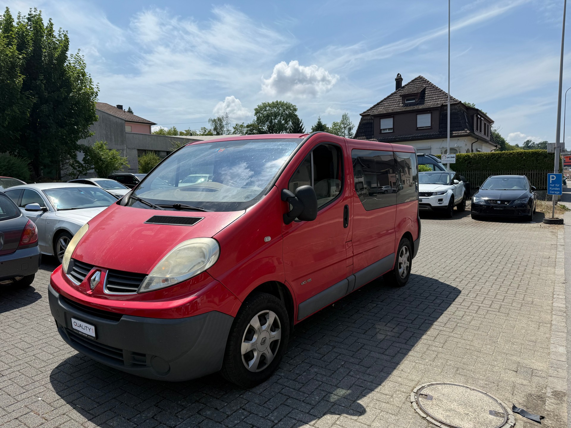 RENAULT Trafic 2.0 dCi Eco Passenger Authentique A-image-3