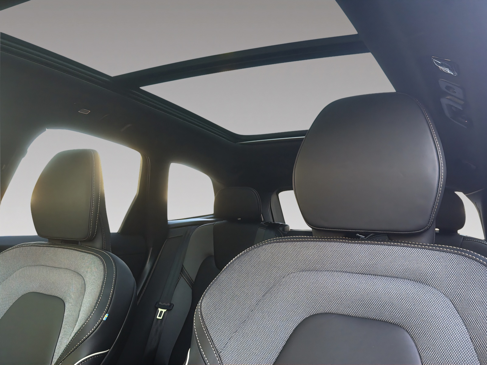 VOLVO XC60 2.0 T8 TE Black Edition eAWD-image-7