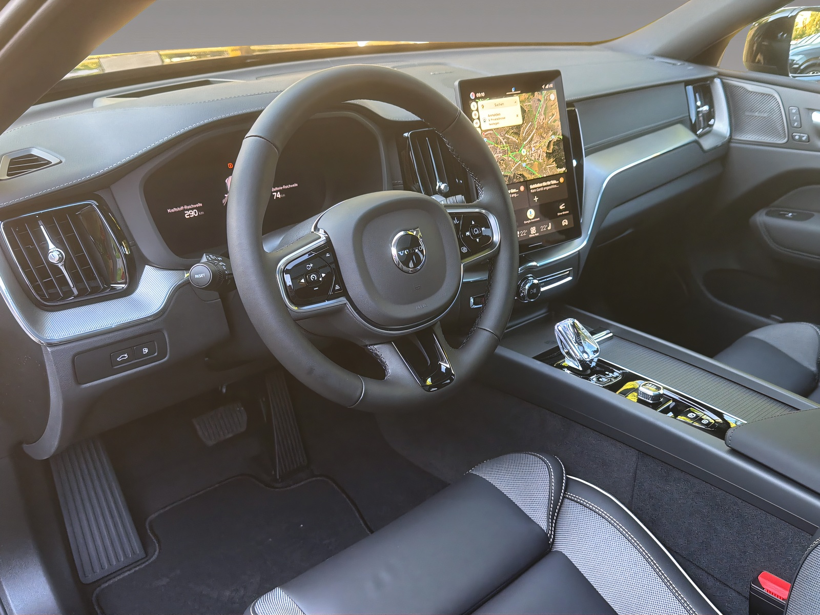 VOLVO XC60 2.0 T8 TE Black Edition eAWD-image-8