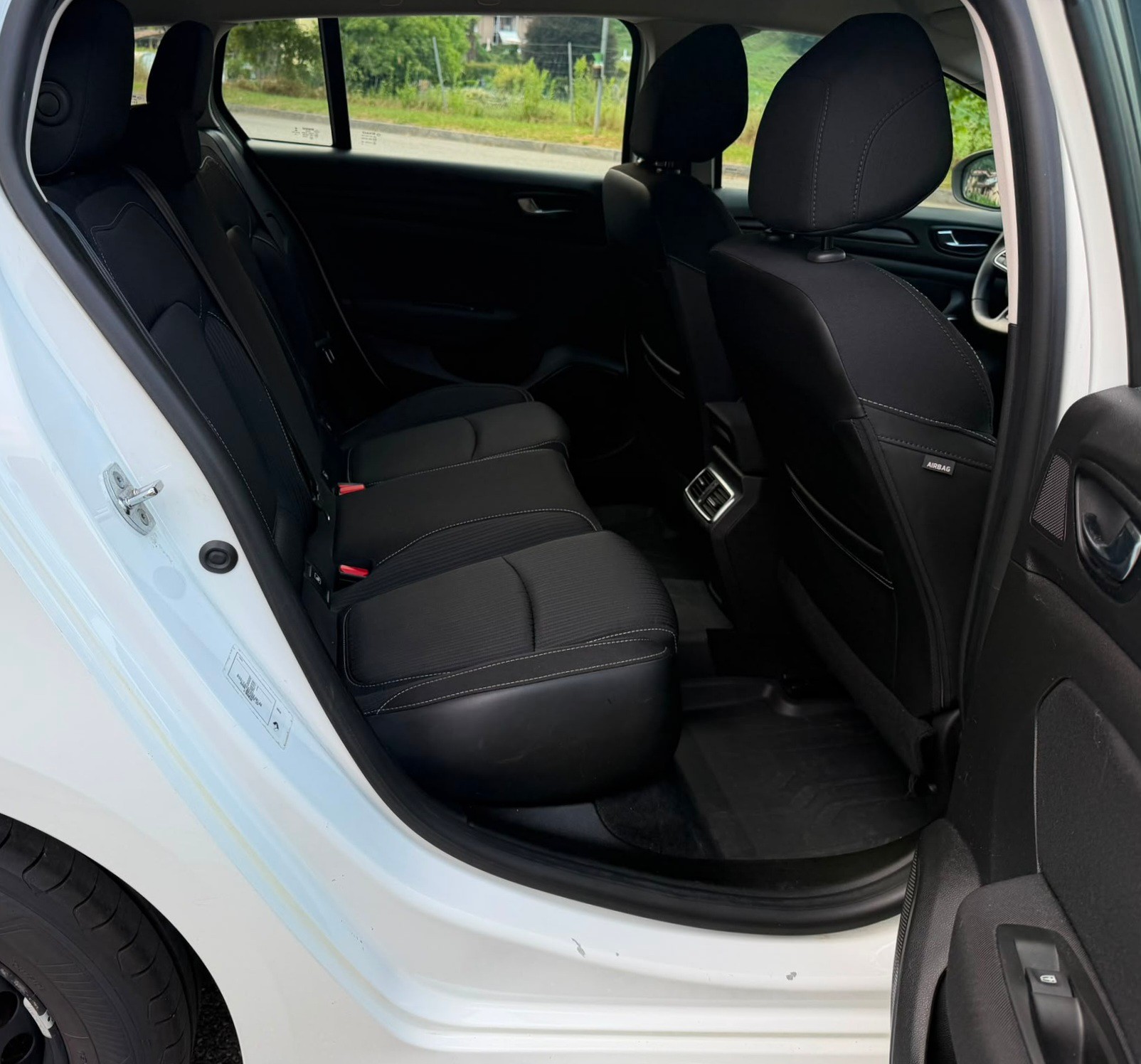 RENAULT Mégane Grandtour 1.5 dCi Business Line EDC-image-10