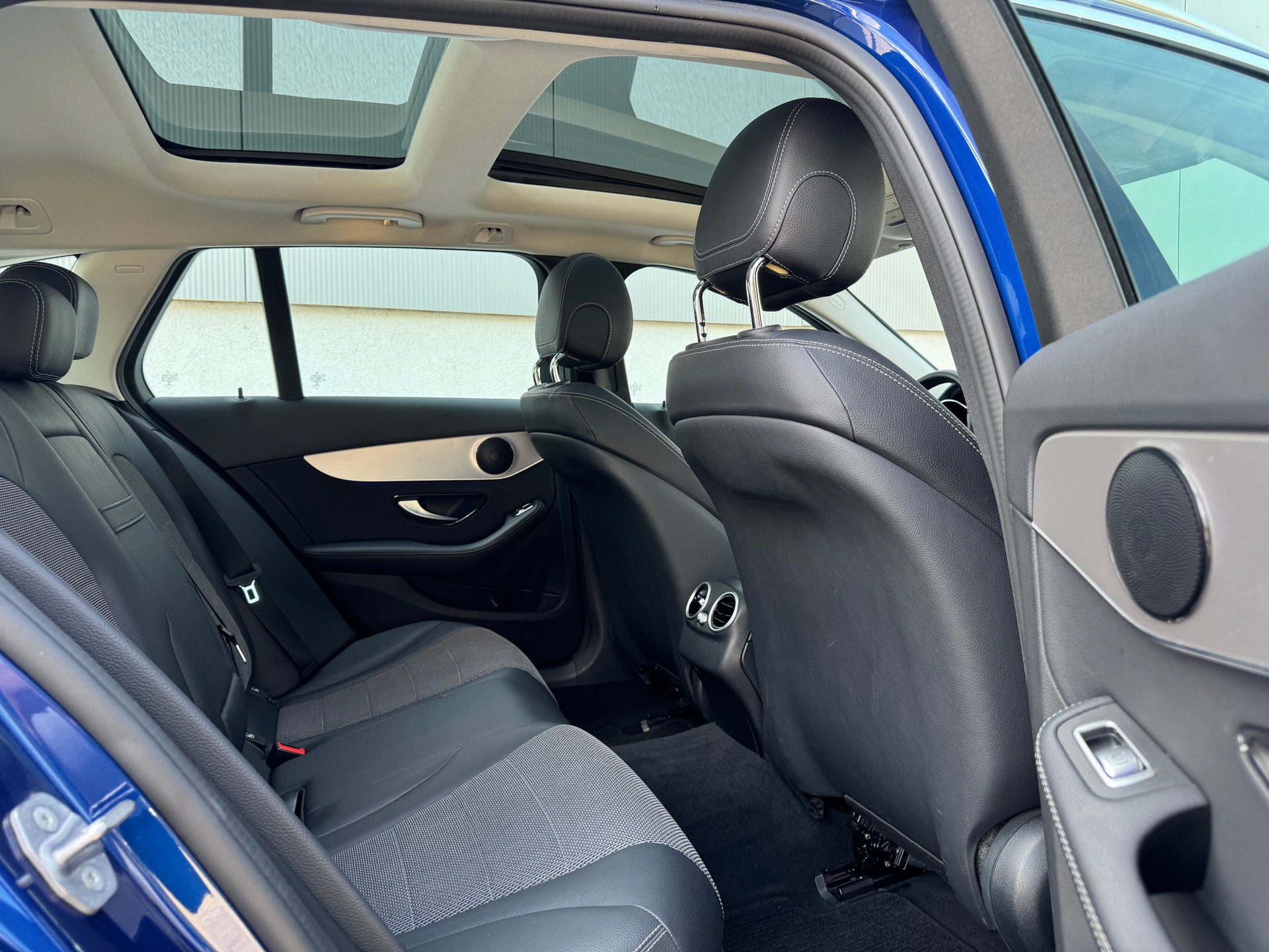 MERCEDES-BENZ C 180 T Avantgarde*Anhängerkupplung*Panorama-Schiebedach*-image-9