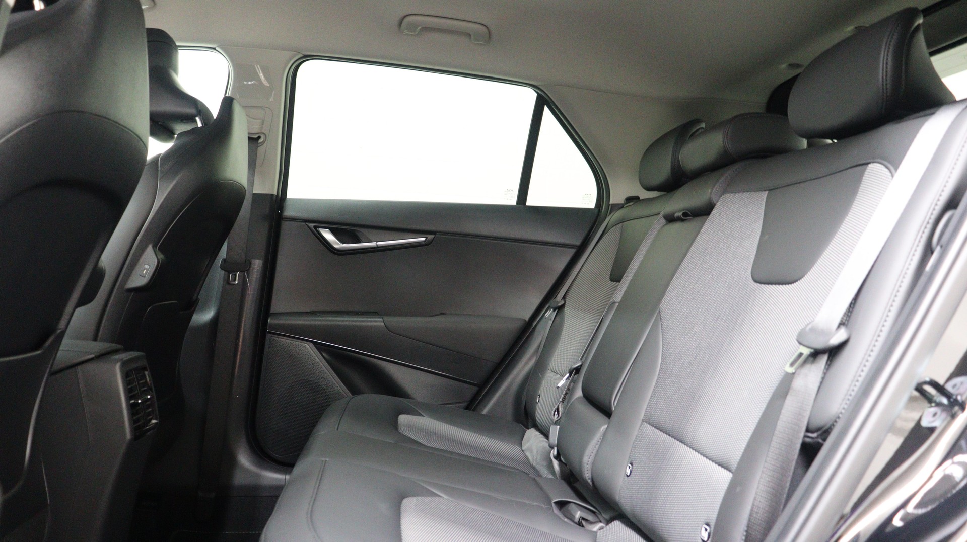 KIA Niro 1.6 GDi Hybrid Power Edition-image-3