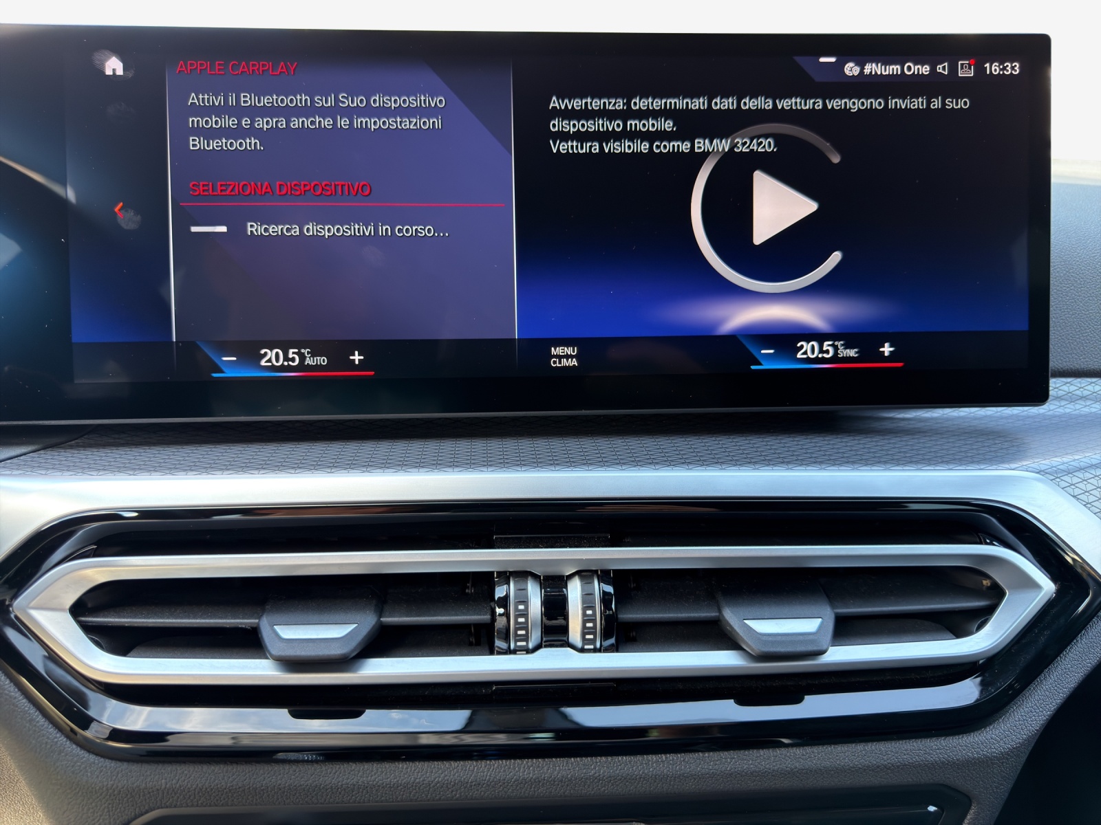 BMW 330i Touring xDrive Steptronic M Sport-image-15