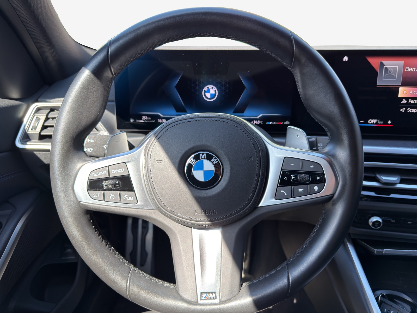 BMW 330i Touring xDrive Steptronic M Sport-image-9