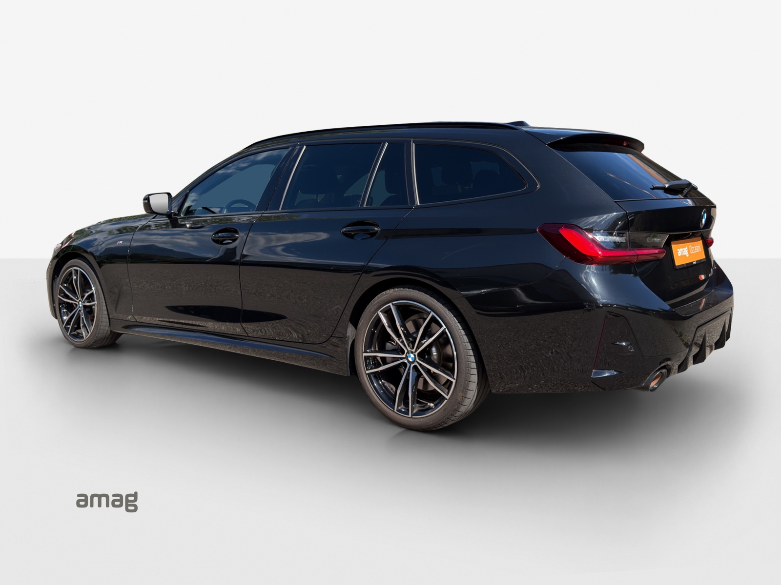 BMW 330i Touring xDrive Steptronic M Sport-image-2