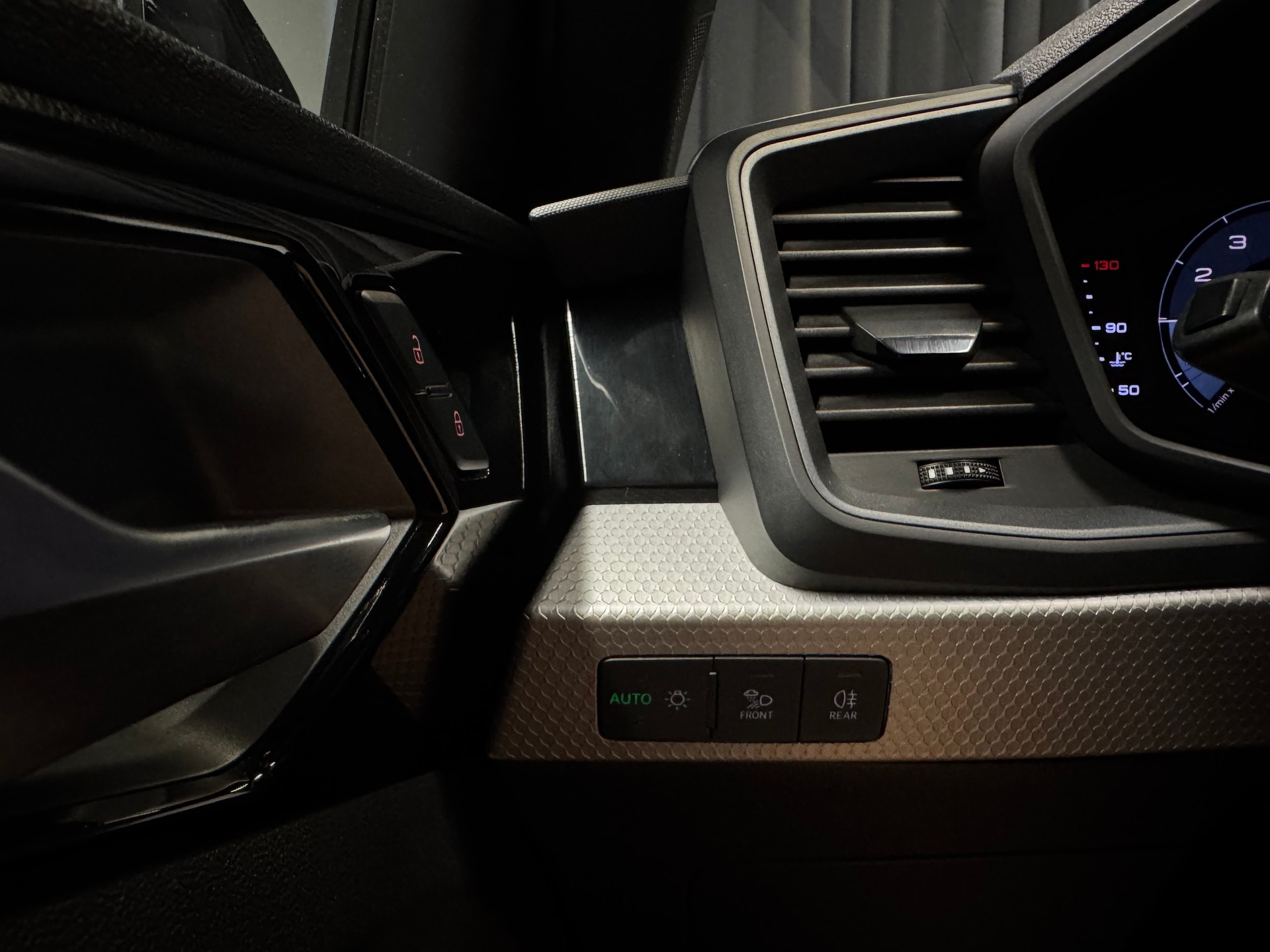 AUDI A1 Sportback 35 TFSI S Line S-tronic (27)-image-16