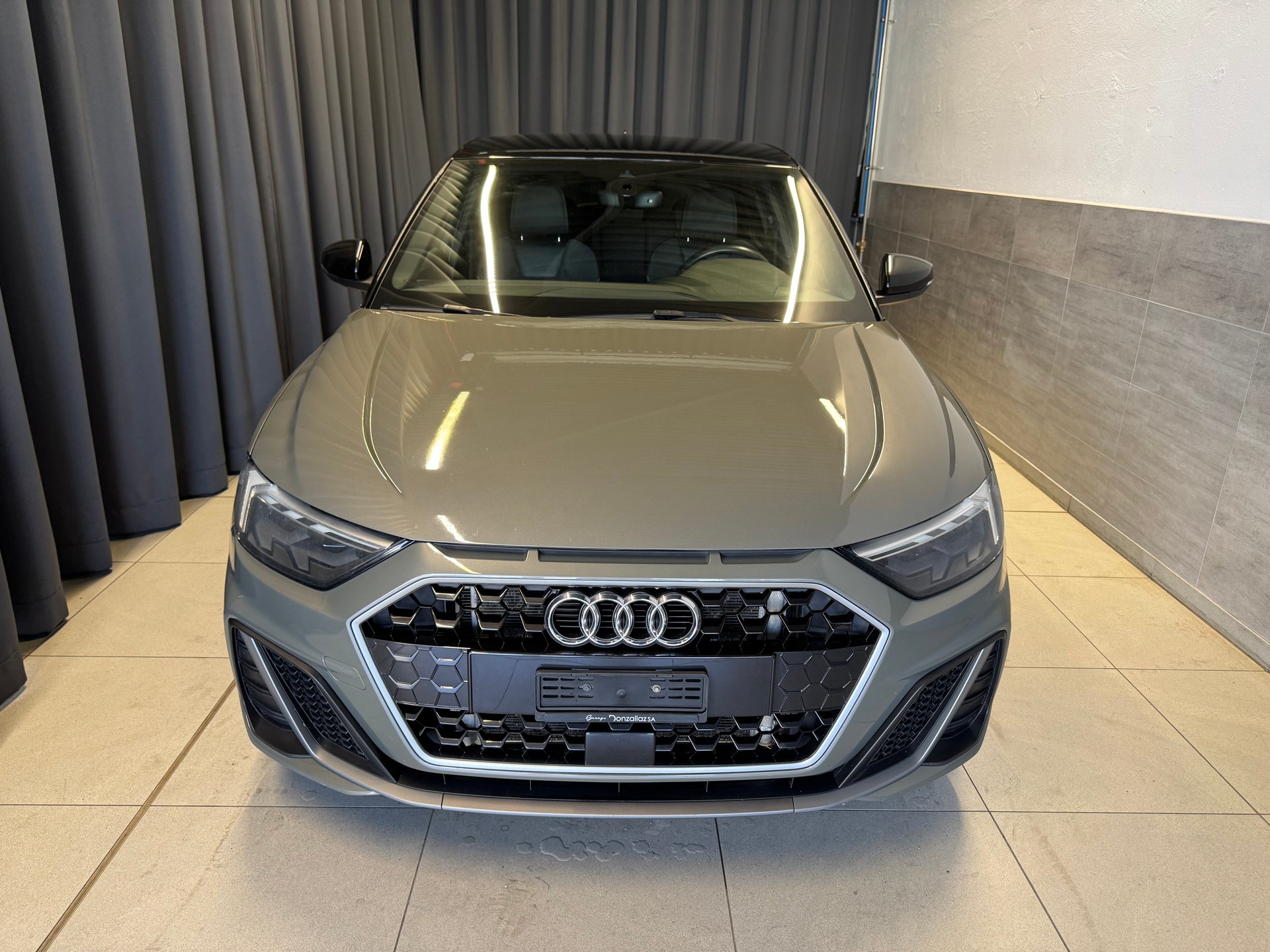 AUDI A1 Sportback 35 TFSI S Line S-tronic (27)-image-1