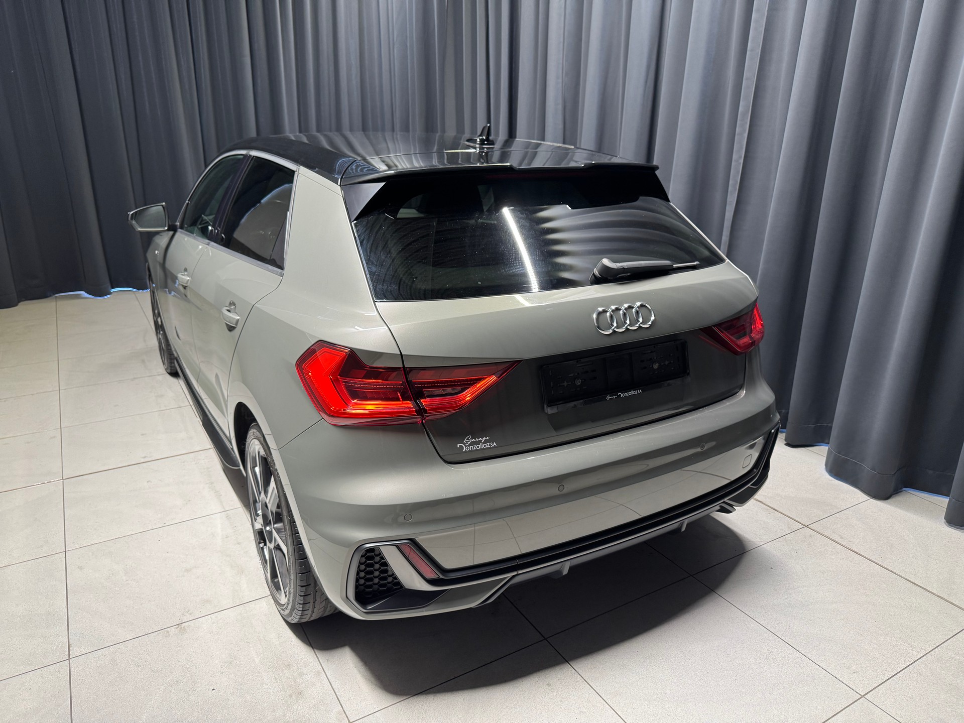AUDI A1 Sportback 35 TFSI S Line S-tronic (27)-image-3