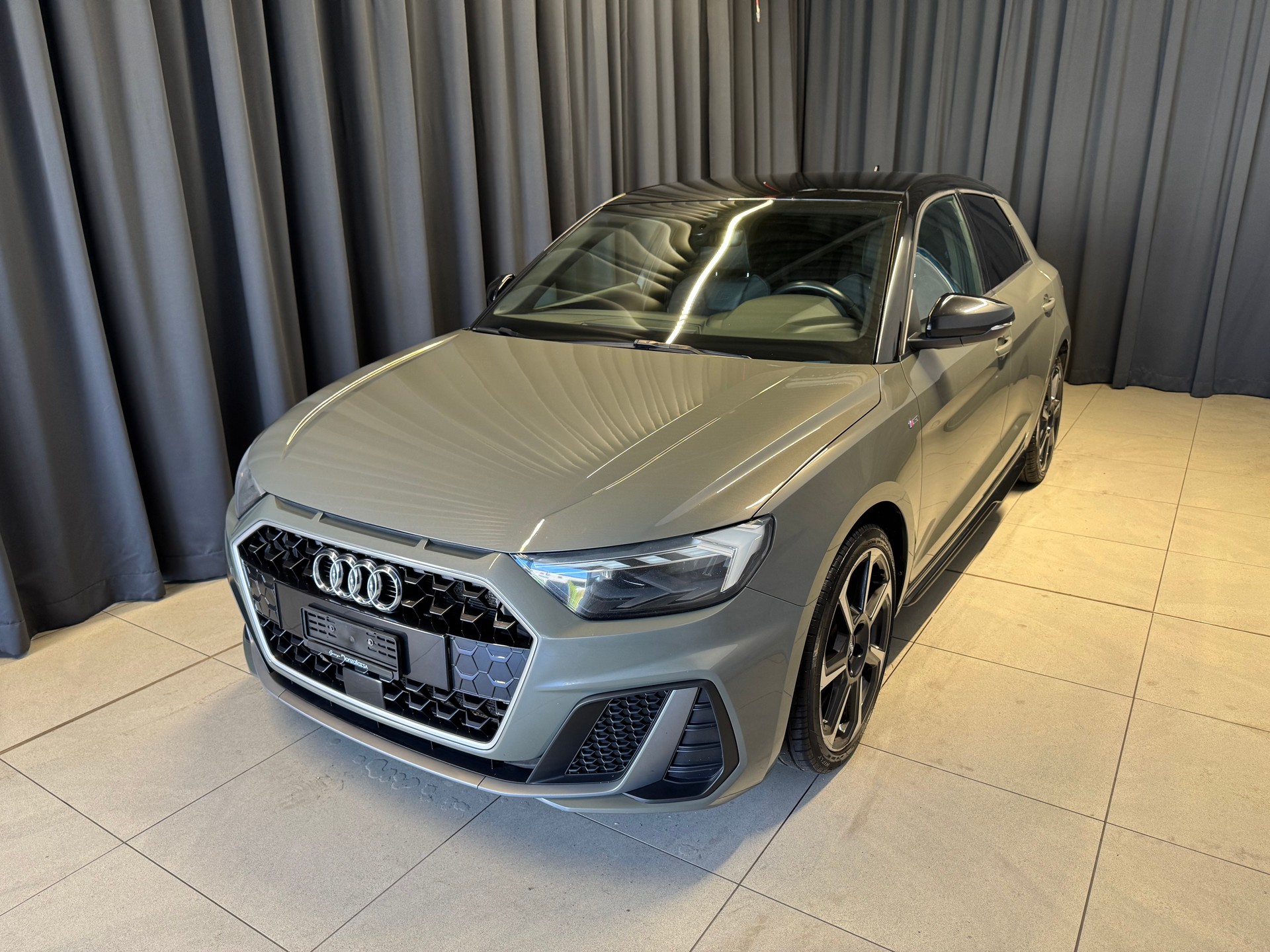 AUDI A1 Sportback 35 TFSI S Line S-tronic (27)-image-2