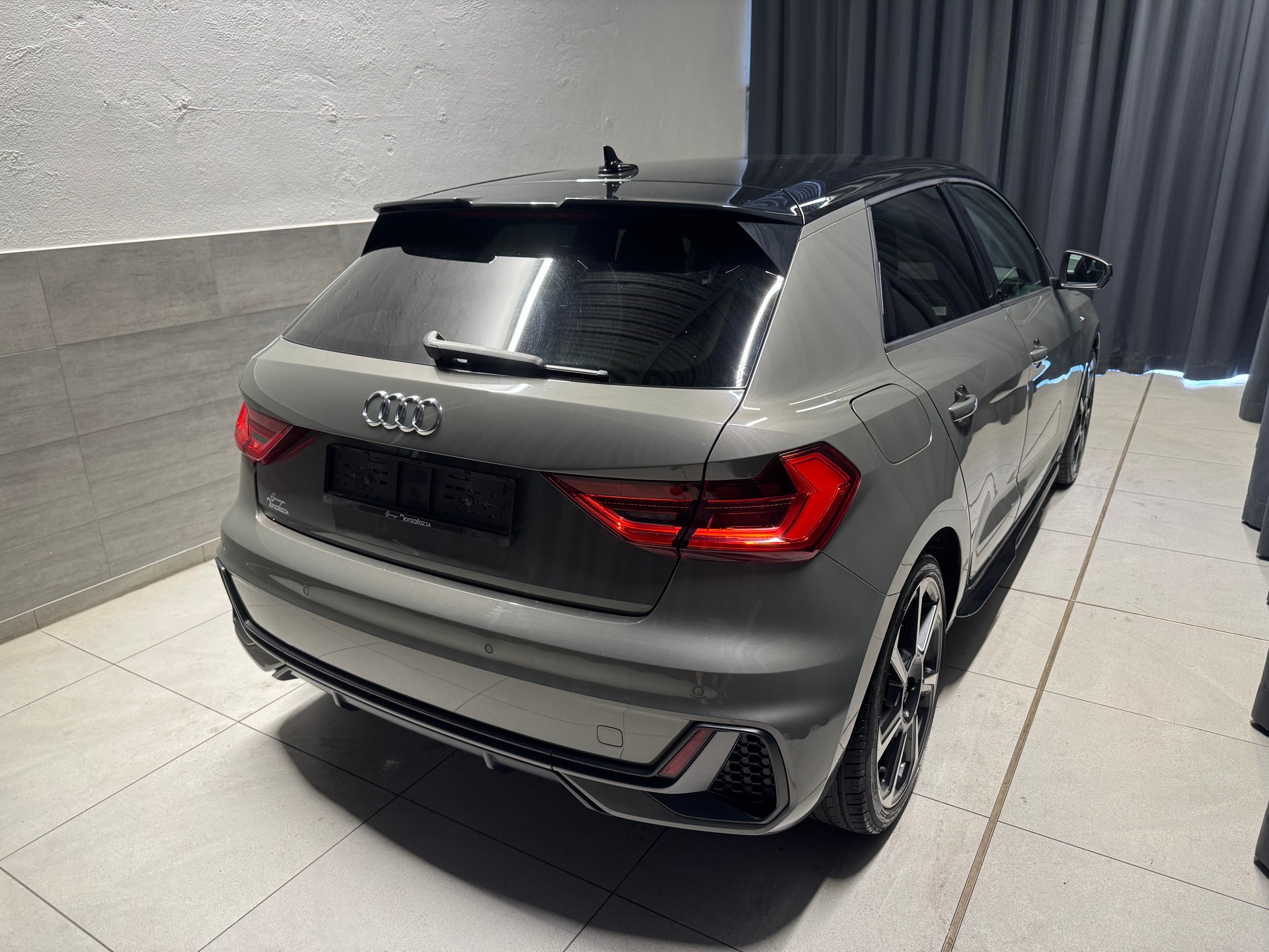 AUDI A1 Sportback 35 TFSI S Line S-tronic (27)-image-5