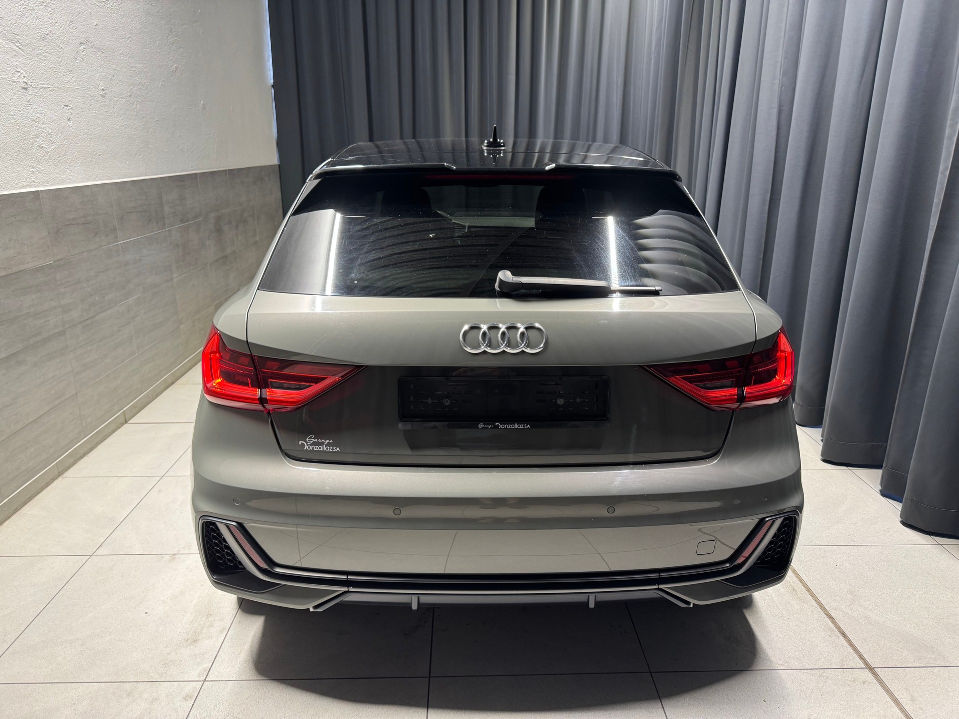 AUDI A1 Sportback 35 TFSI S Line S-tronic (27)-image-4