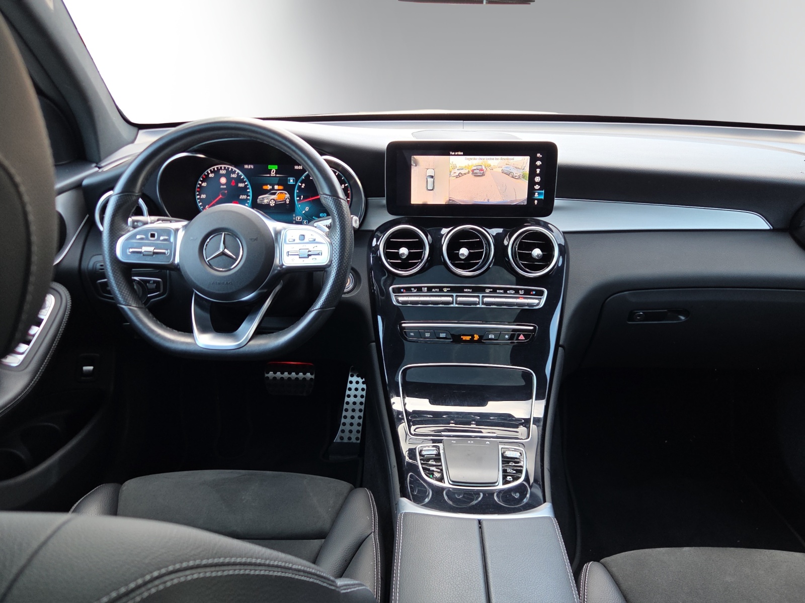 MERCEDES-BENZ GLC 200 AMG Line 4Matic 9G-Tronic-image-10