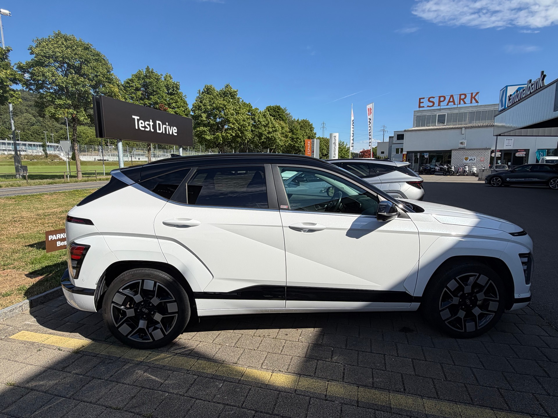 HYUNDAI Kona EV 65.4 kWh Vertex-image-3