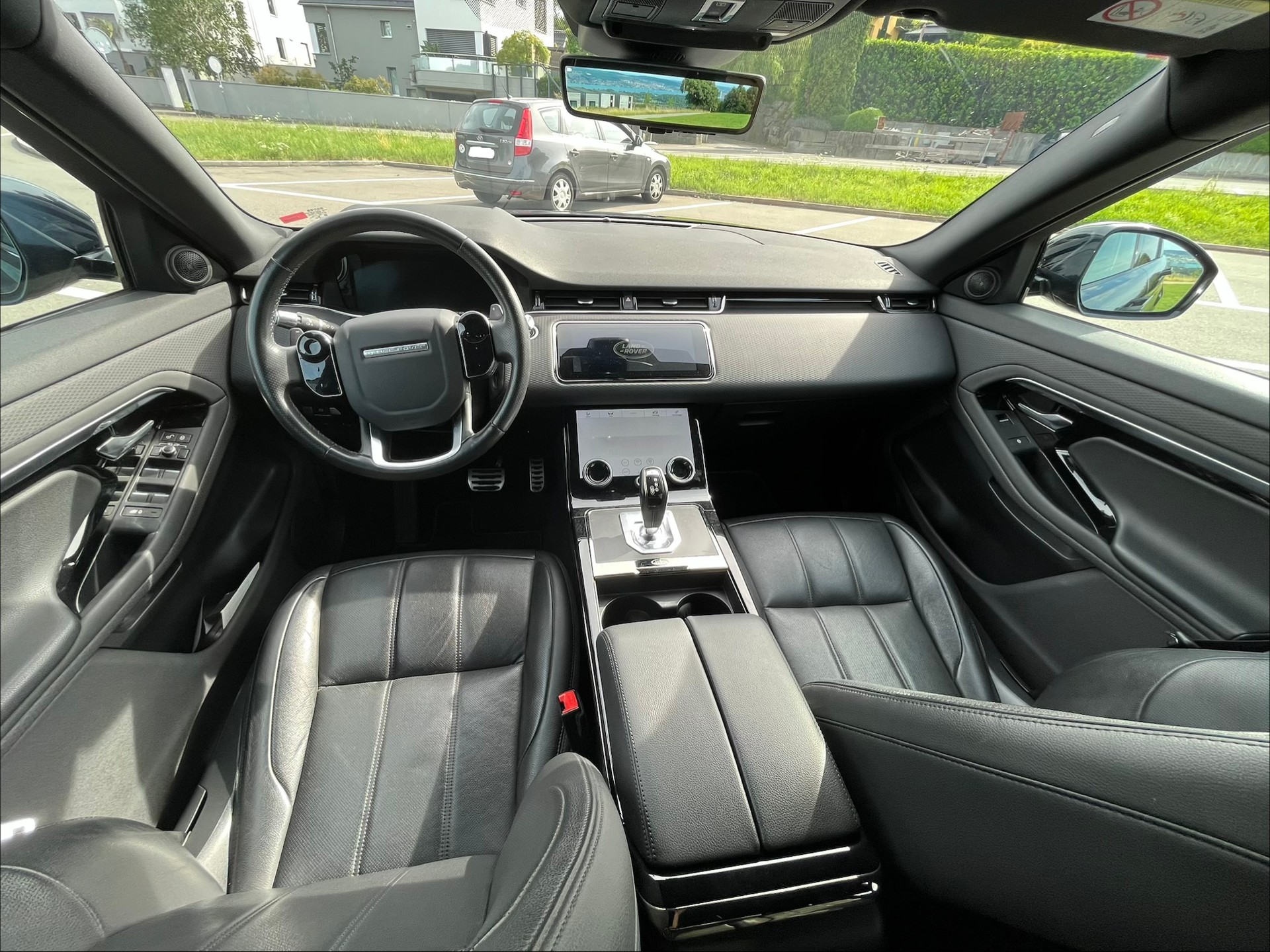 LAND ROVER 2.0 T 300 R-Dynamic S-image-5