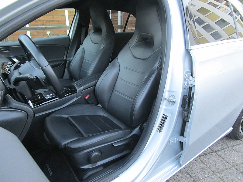 MERCEDES-BENZ A 180 Progressive 7G-DCT-image-16
