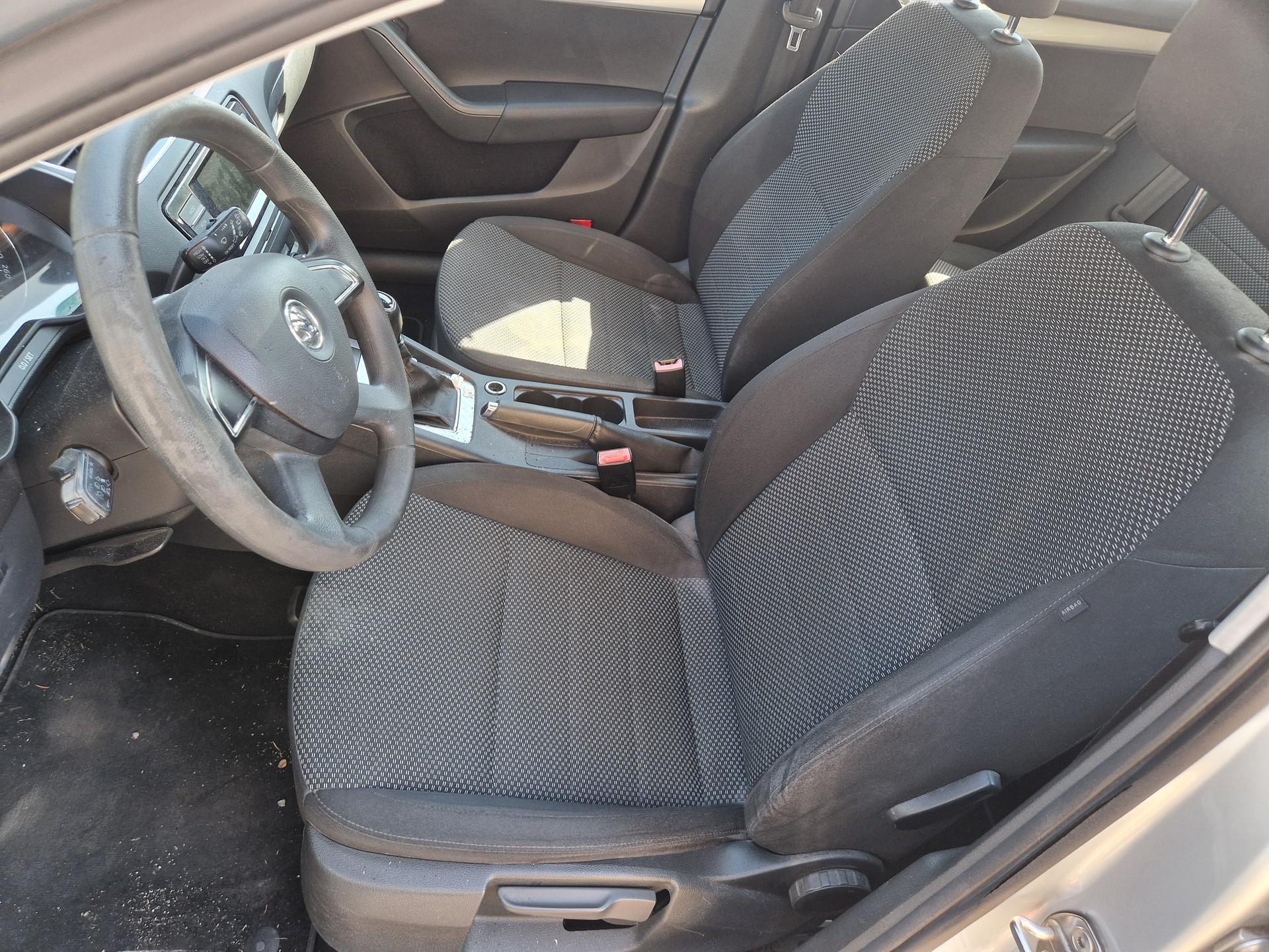 SKODA Octavia Combi 1.6 TDI Fresh-image-10