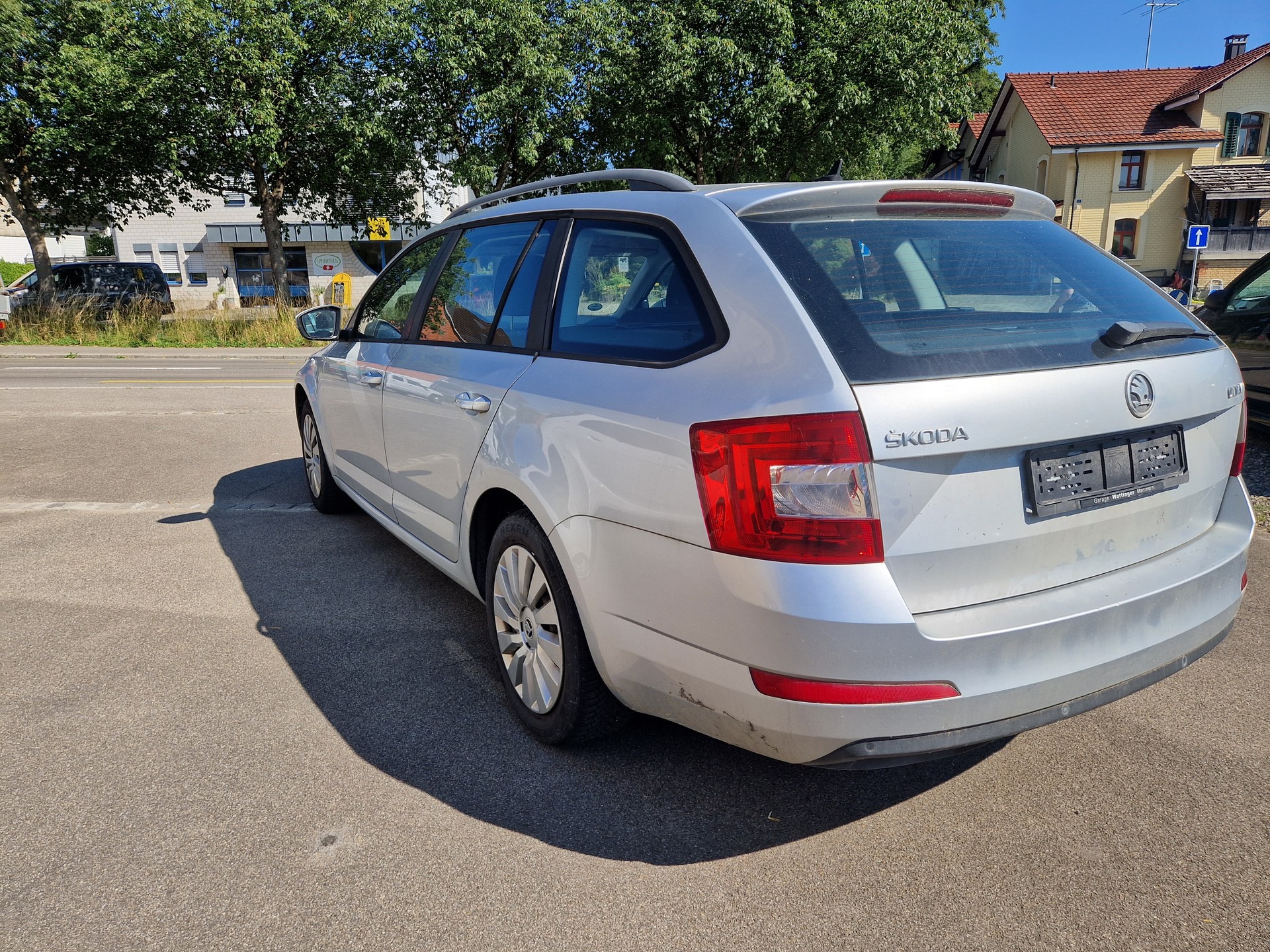 SKODA Octavia Combi 1.6 TDI Fresh-image-8