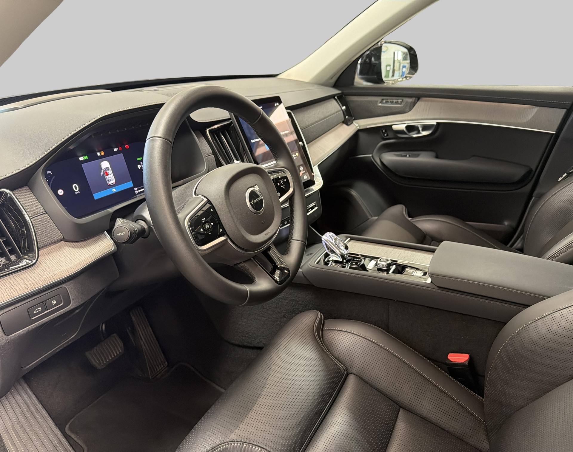 VOLVO XC90 2.0 T8 TE Plus Dark eAWD-image-7