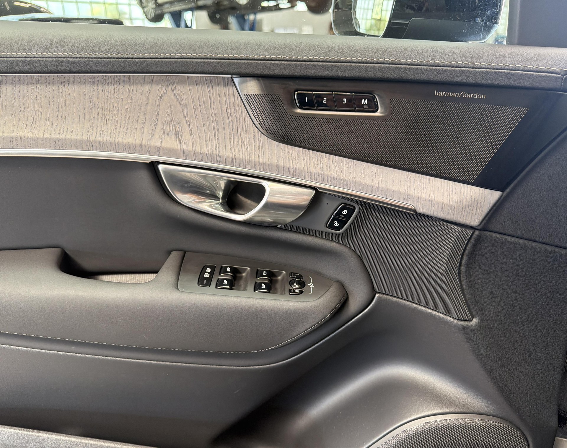 VOLVO XC90 2.0 T8 TE Plus Dark eAWD-image-12