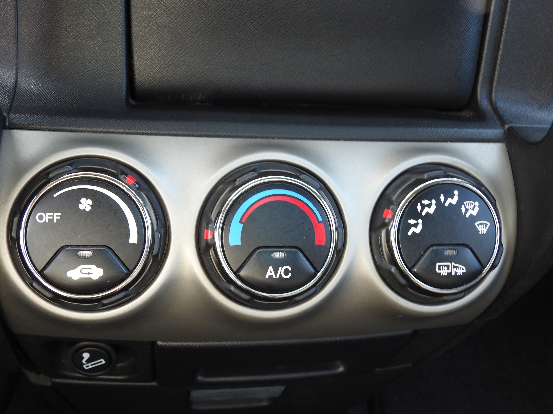 HONDA CR-V 2.0 4WD LS Adventure-image-23