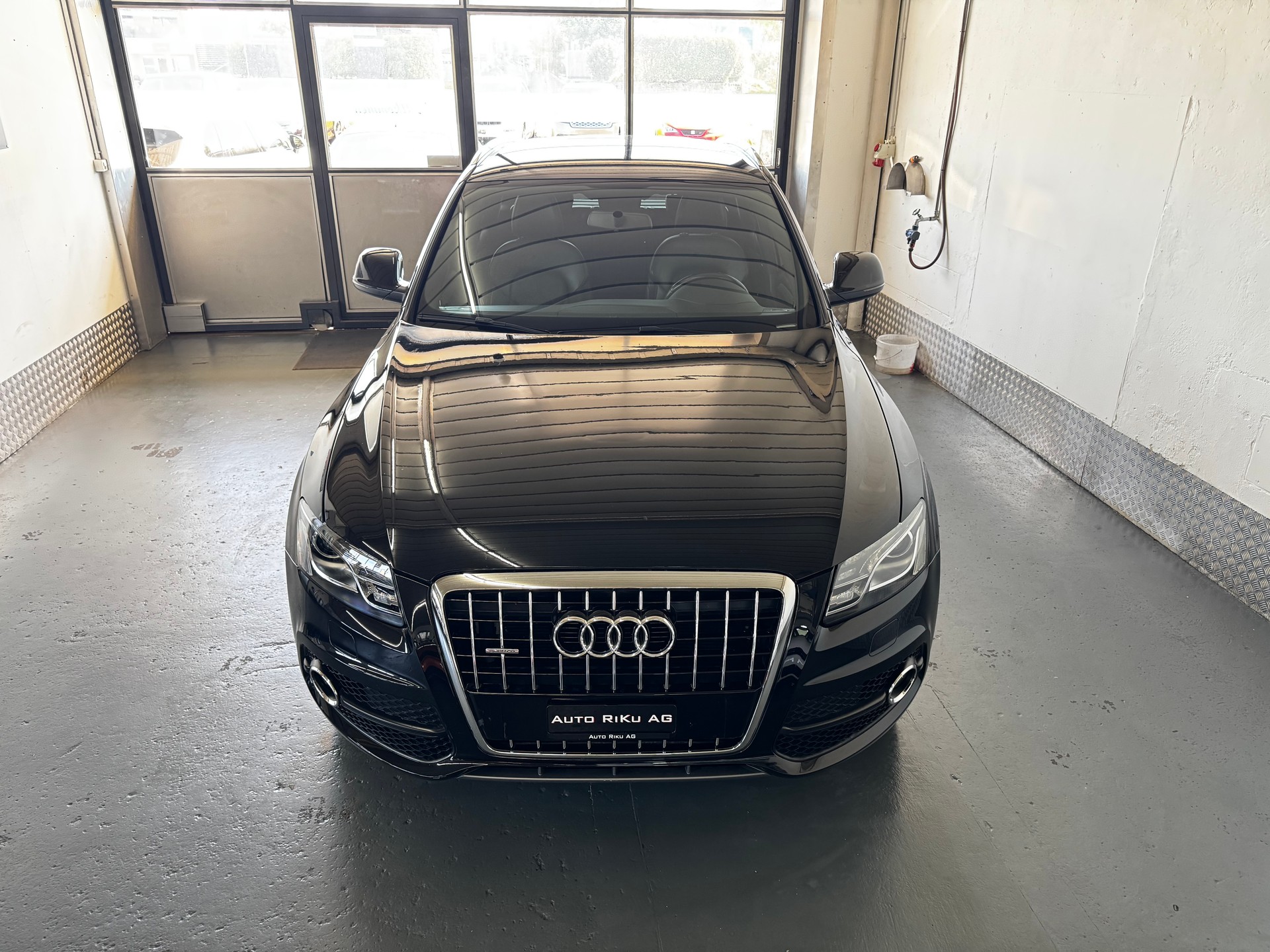 AUDI Q5 3.0 TDI quattro S-tronic-image-2