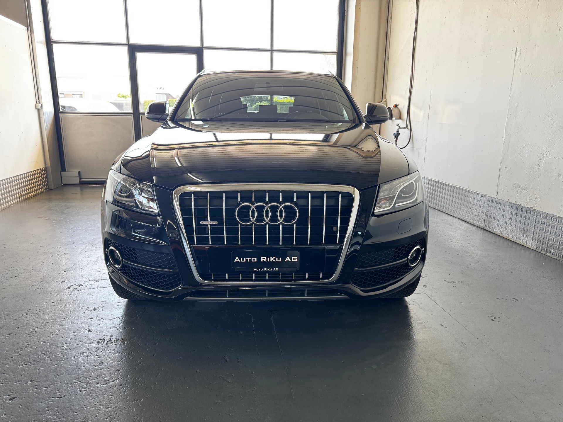 AUDI Q5 3.0 TDI quattro S-tronic-image-3