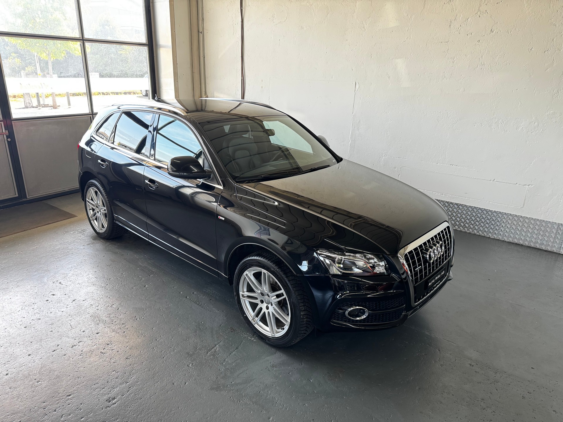 AUDI Q5 3.0 TDI quattro S-tronic-image-0