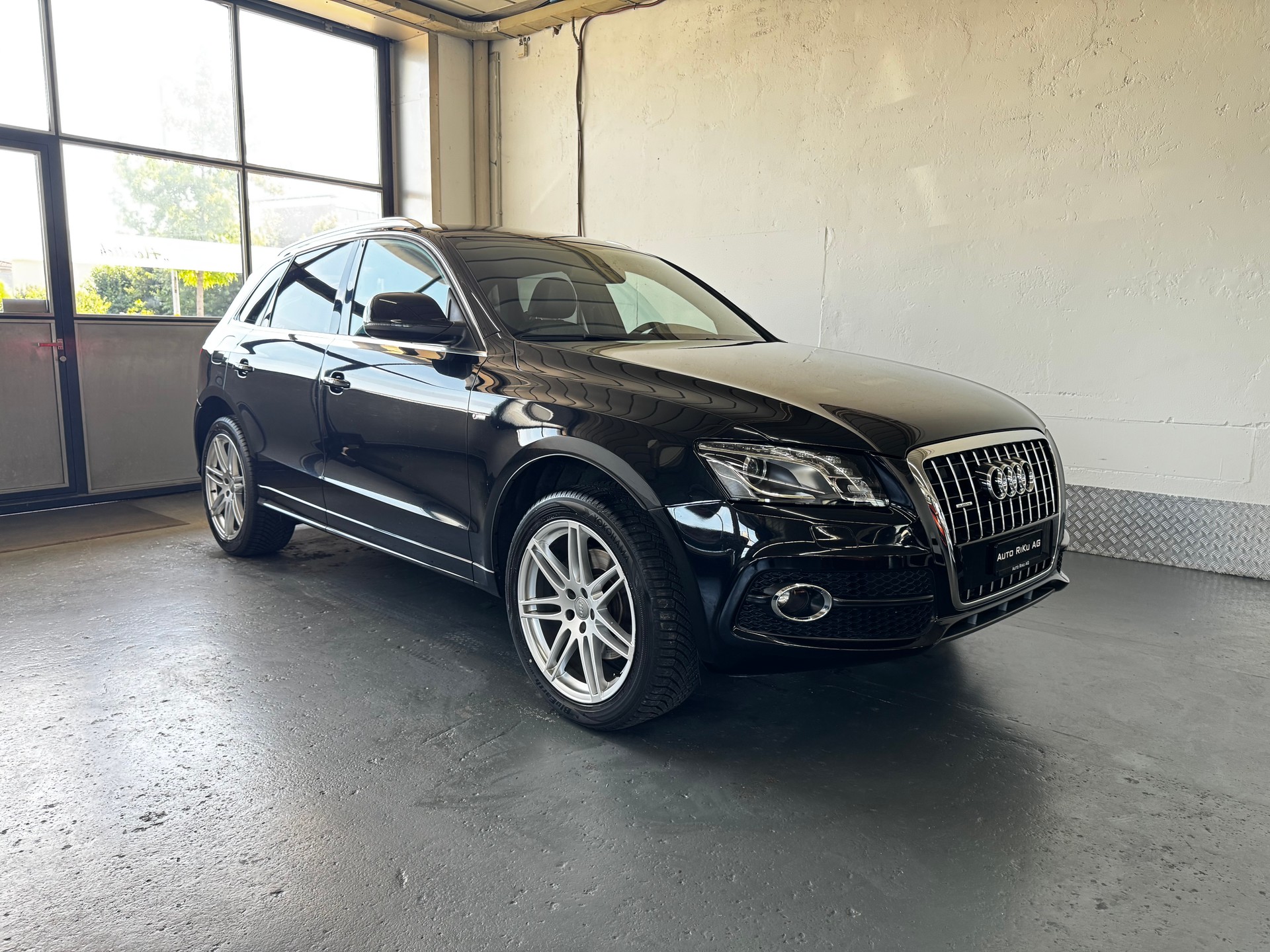 AUDI Q5 3.0 TDI quattro S-tronic-image-1