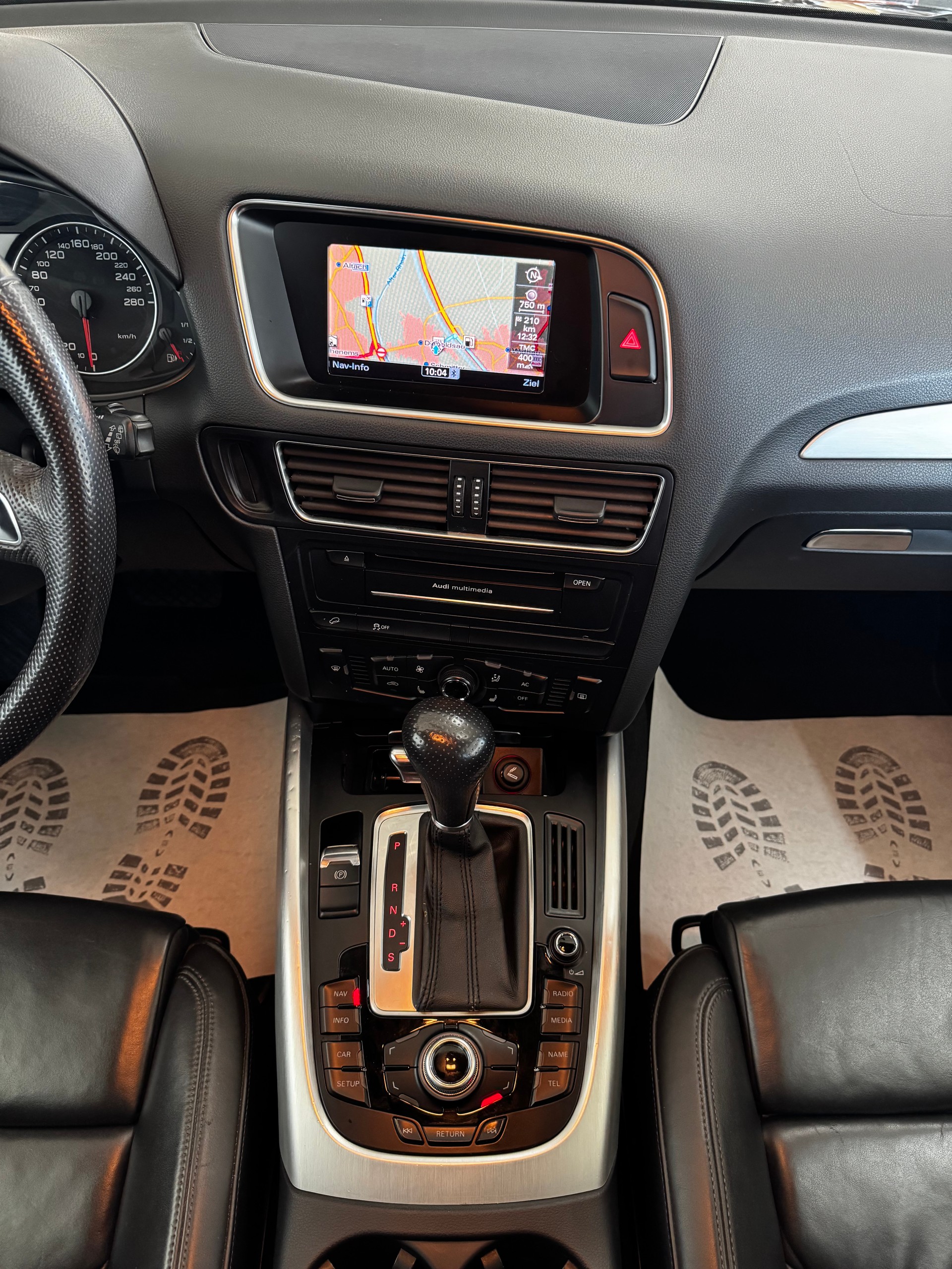 AUDI Q5 3.0 TDI quattro S-tronic-image-15