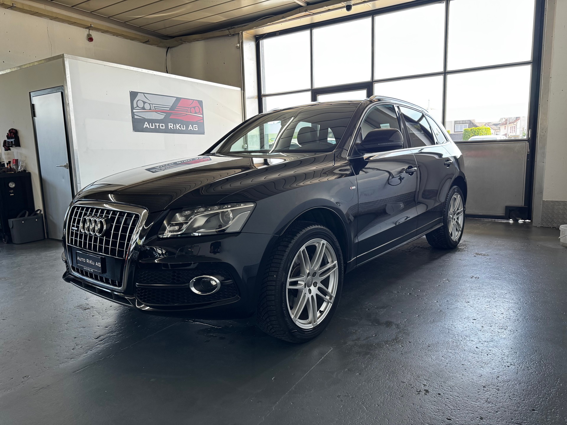 AUDI Q5 3.0 TDI quattro S-tronic-image-5