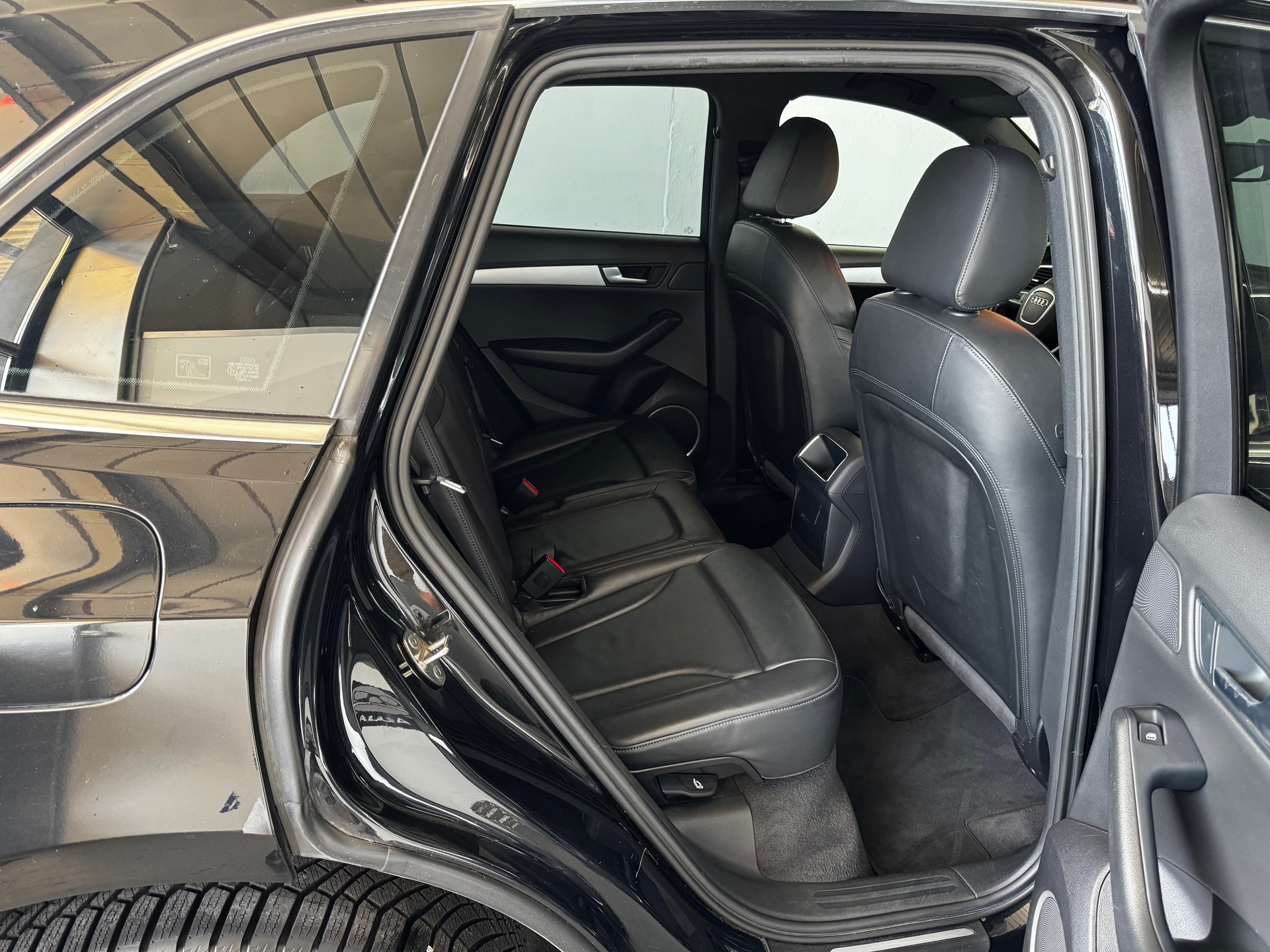 AUDI Q5 3.0 TDI quattro S-tronic-image-19