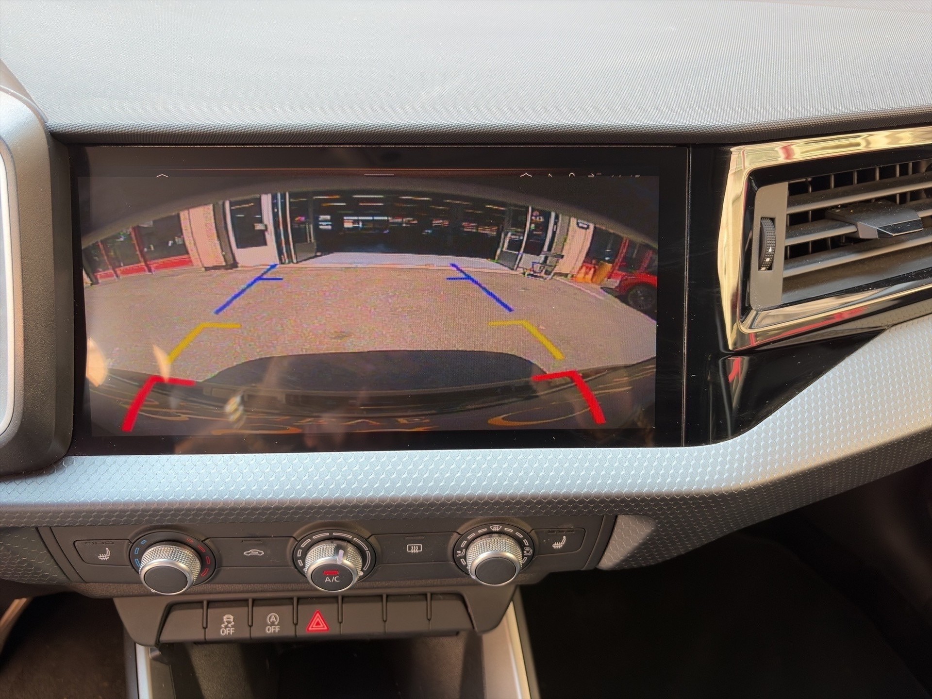 AUDI A1 Sportback 30 TFSI Attraction S-tronic-image-19