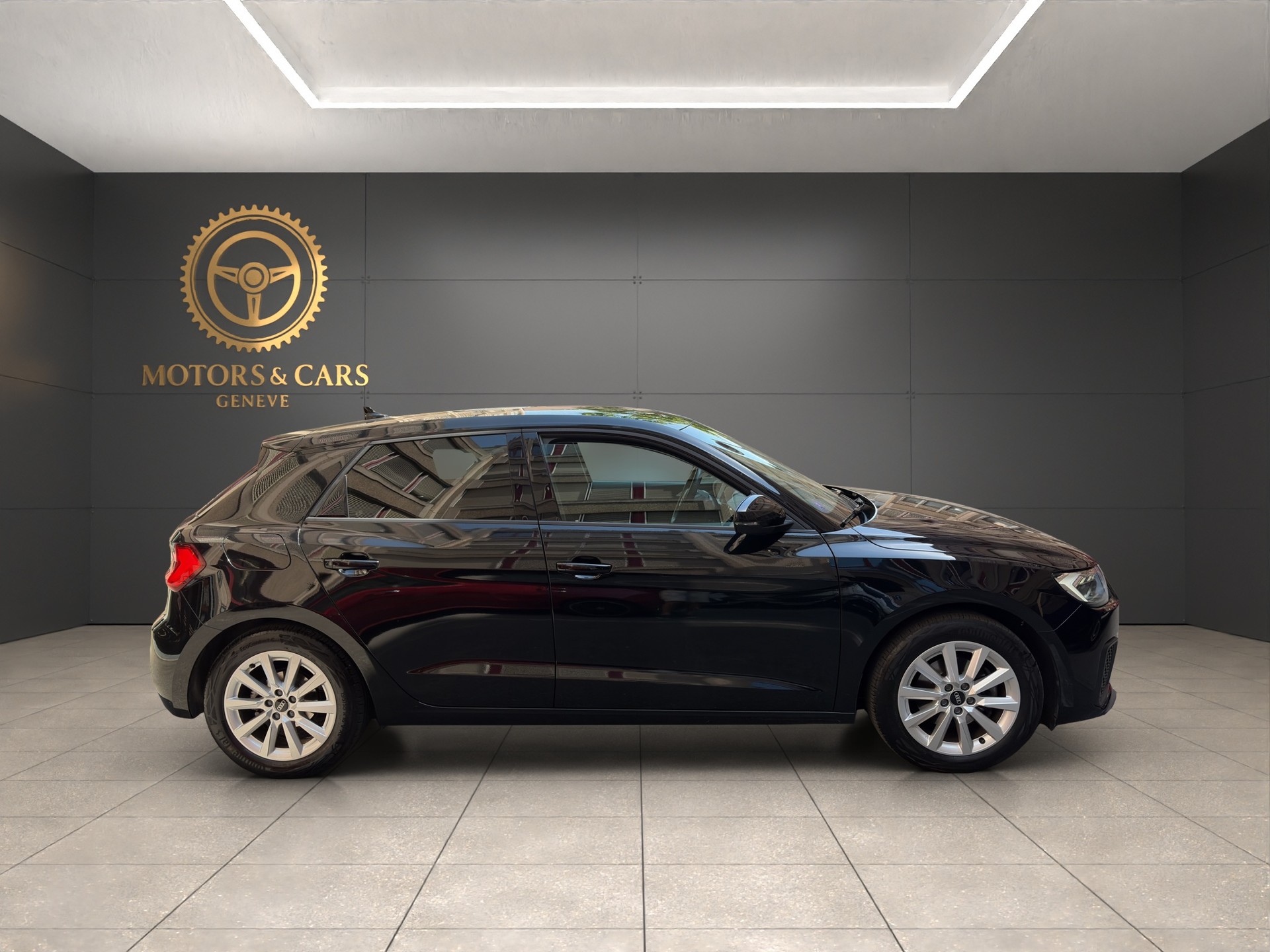 AUDI A1 Sportback 30 TFSI Attraction S-tronic-image-4