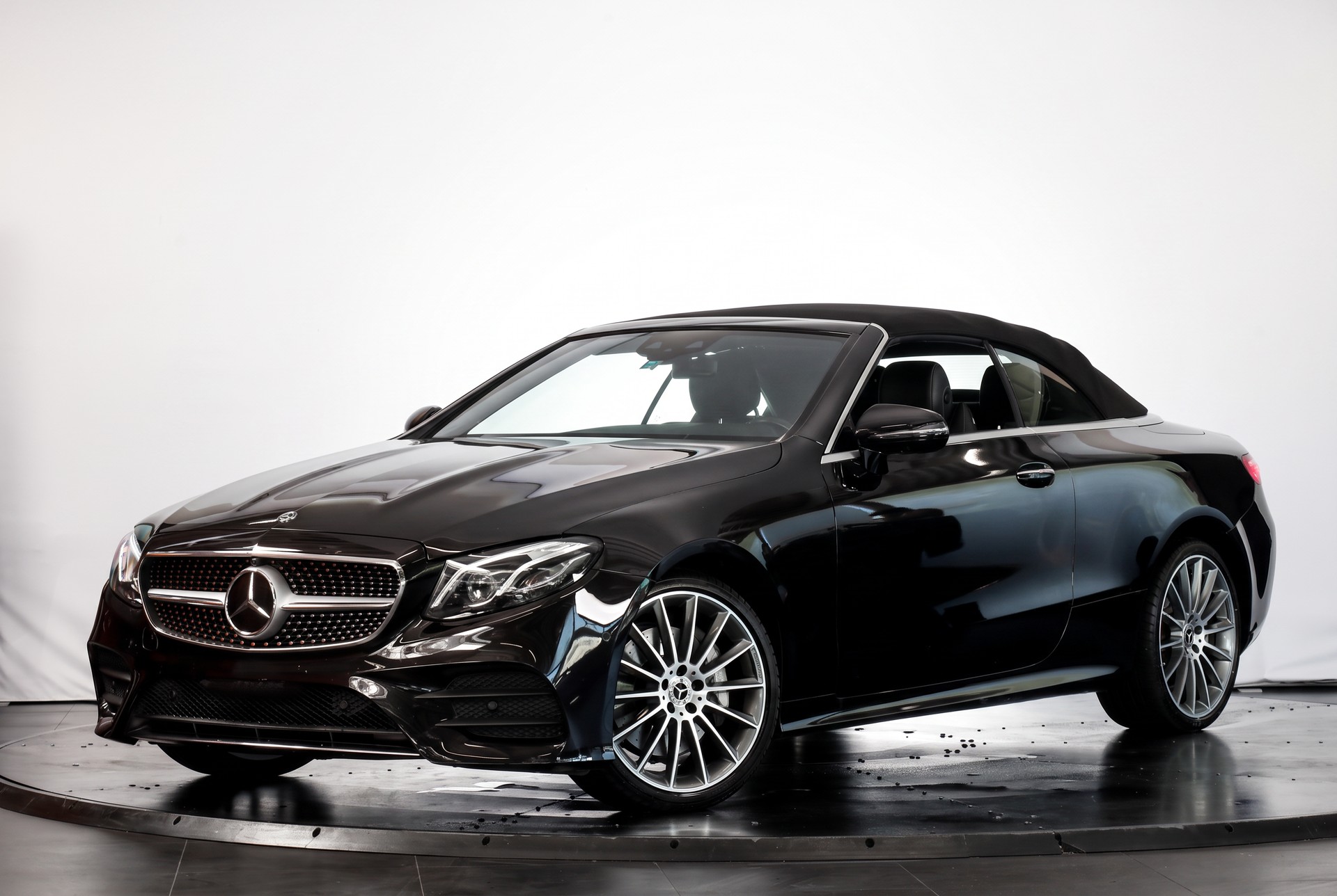 MERCEDES-BENZ E 400 Cabriolet AMG Line 4 Matic 9G-Tronic-showroom-element-3