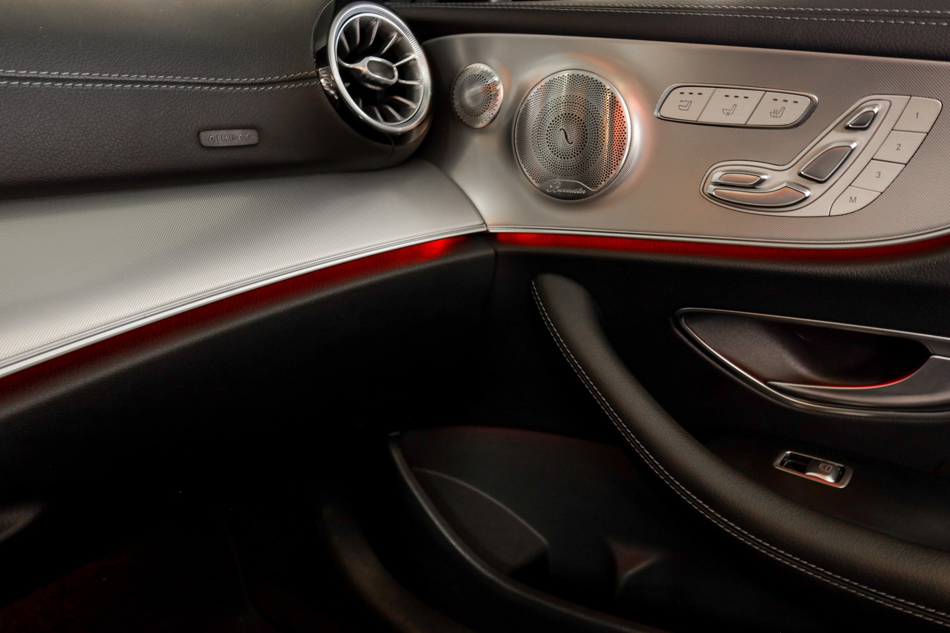 MERCEDES-BENZ E 400 Cabriolet AMG Line 4 Matic 9G-Tronic-image-10