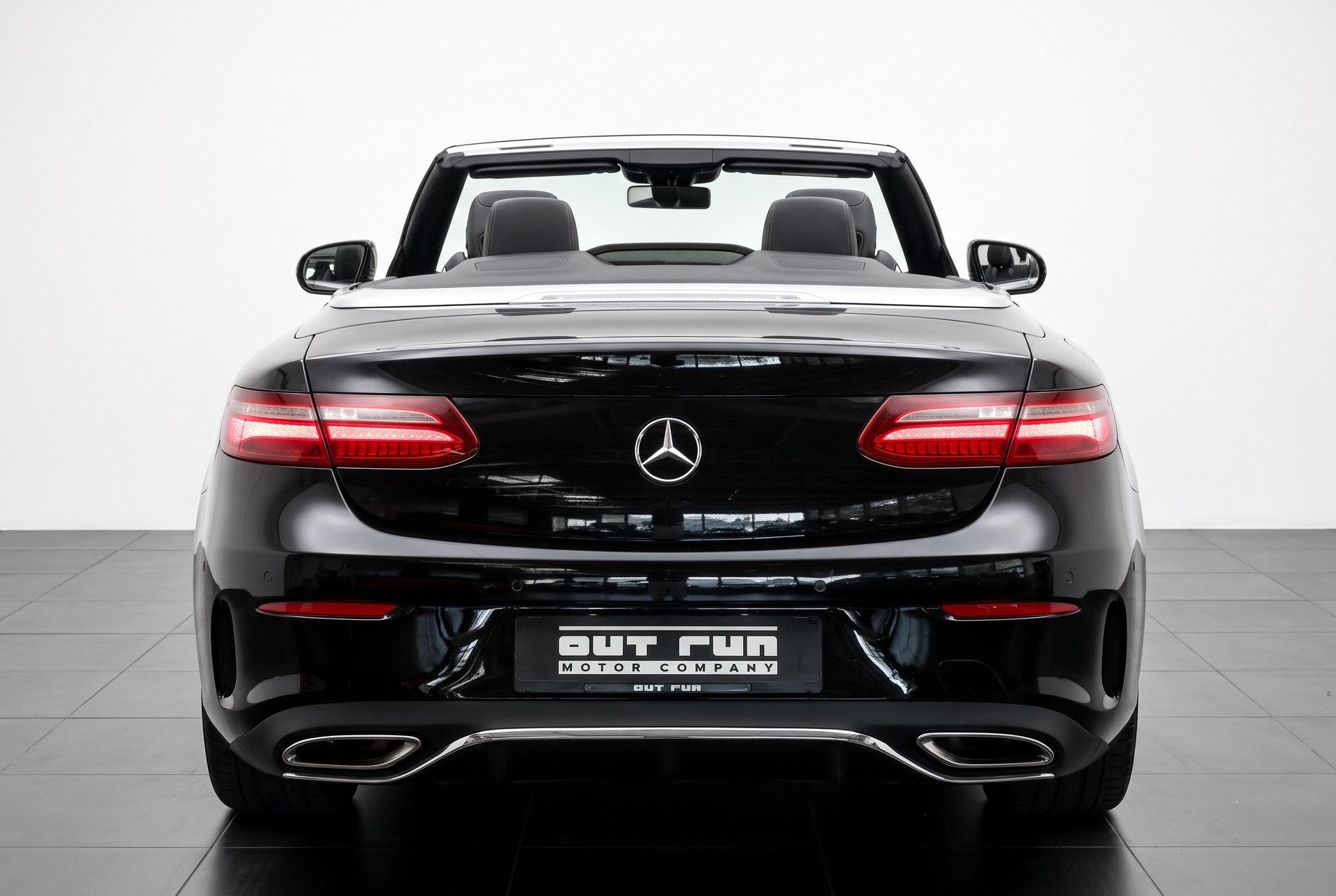 MERCEDES-BENZ E 400 Cabriolet AMG Line 4 Matic 9G-Tronic-showroom-element-2