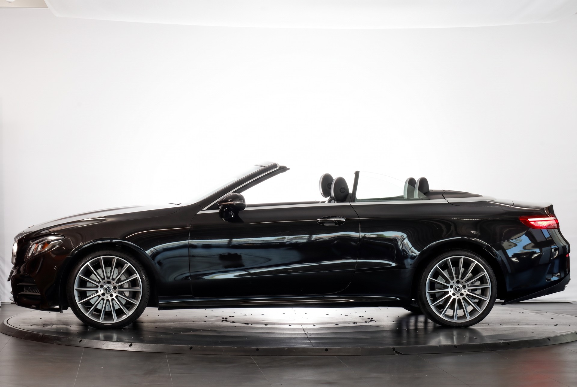MERCEDES-BENZ E 400 Cabriolet AMG Line 4 Matic 9G-Tronic-image-4