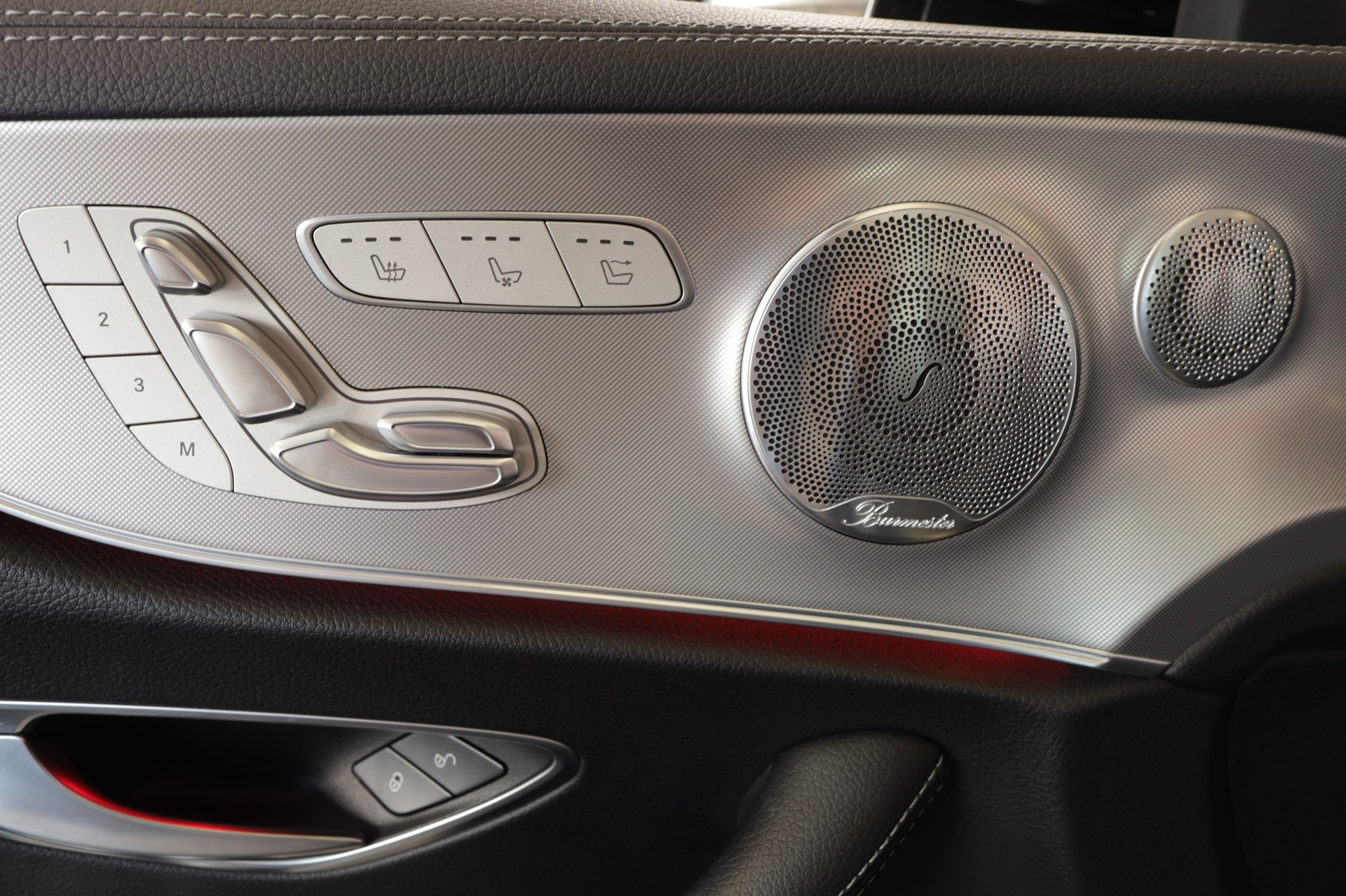 MERCEDES-BENZ E 400 Cabriolet AMG Line 4 Matic 9G-Tronic-image-16