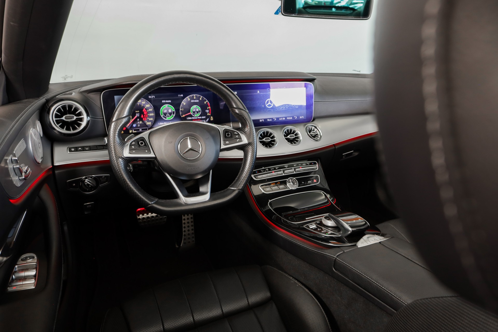 MERCEDES-BENZ E 400 Cabriolet AMG Line 4 Matic 9G-Tronic-image-5
